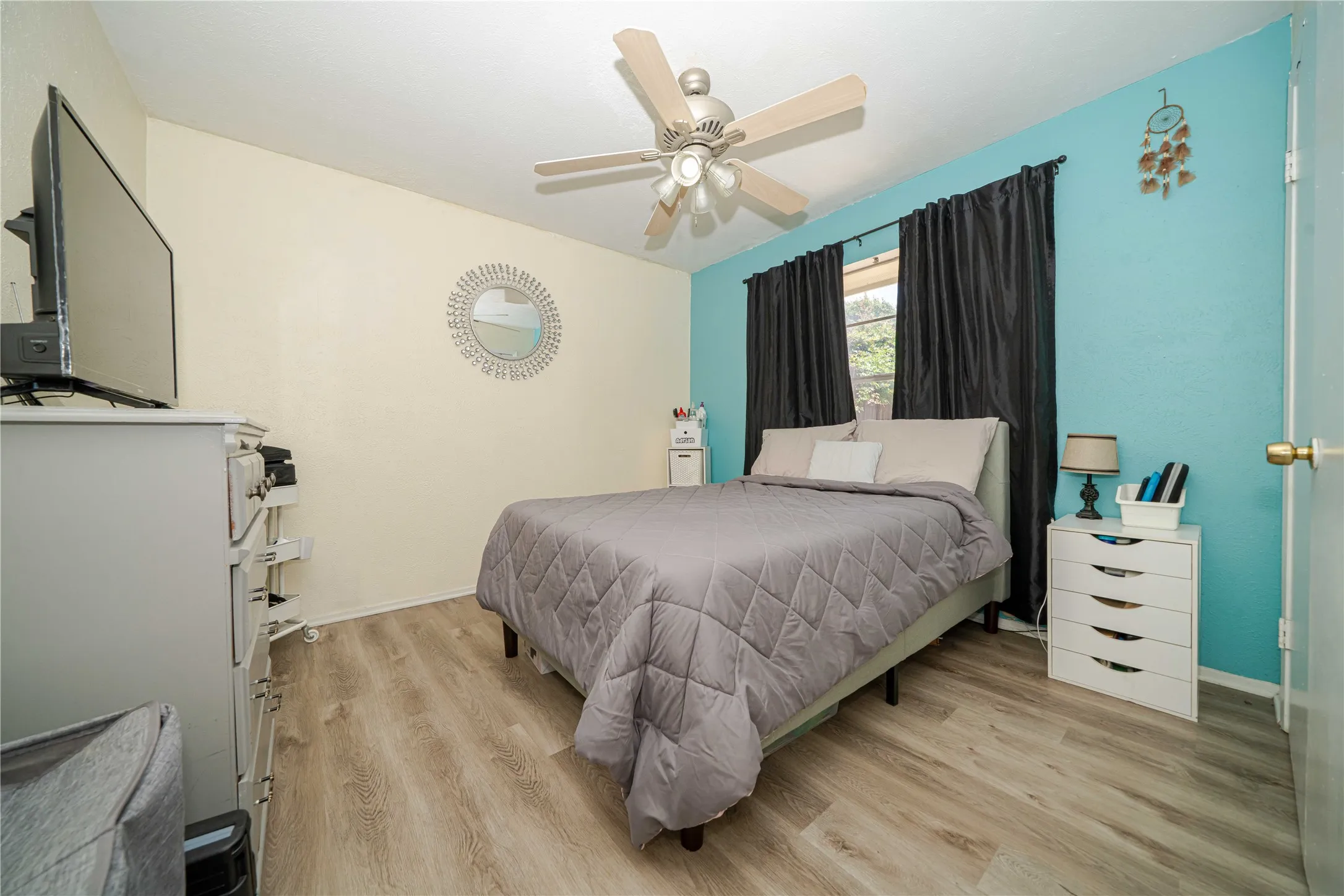 Townhouse For Sale in Dallas County , 13544 Waterfall Way, Dallas, Texas 75240, 2 Bedroom, 2 Bathroom, Garage spaces, 1,064 Sqft, built in 1969, mls#21301254, Real Estate Agent in Dallas, Homes For Sale in Dallas county, Homes For Sale in Dallas, Realtor in Dallas Texas, Real Estate Brokerage Independent Realty Texas, Luminita Cordes Realtor