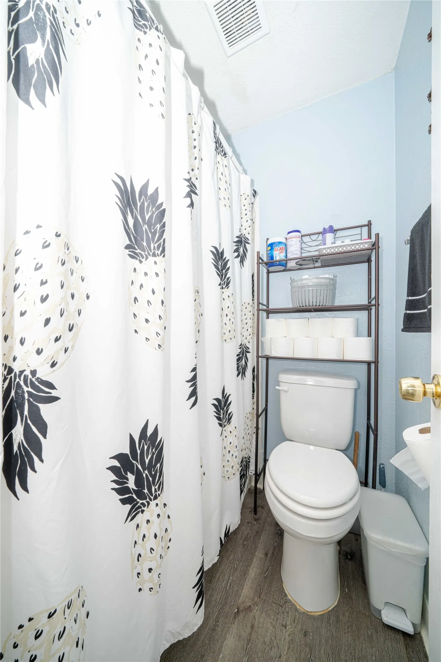 Townhouse For Sale in Dallas County , 13544 Waterfall Way, Dallas, Texas 75240, 2 Bedroom, 2 Bathroom, Garage spaces, 1,064 Sqft, built in 1969, mls#21301254, Real Estate Agent in Dallas, Homes For Sale in Dallas county, Homes For Sale in Dallas, Realtor in Dallas Texas, Real Estate Brokerage Independent Realty Texas, Luminita Cordes Realtor