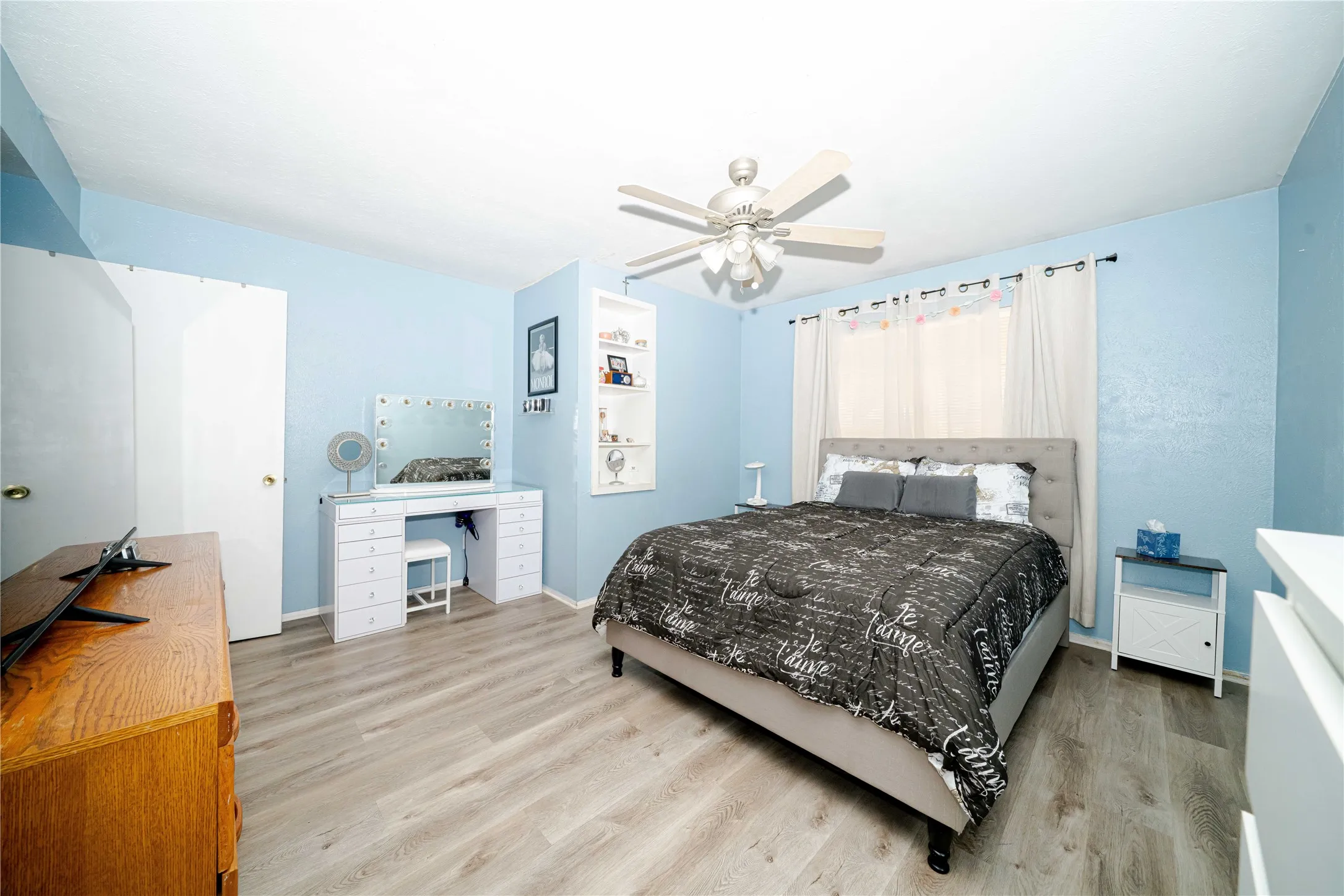 Townhouse For Sale in Dallas County , 13544 Waterfall Way, Dallas, Texas 75240, 2 Bedroom, 2 Bathroom, Garage spaces, 1,064 Sqft, built in 1969, mls#21301254, Real Estate Agent in Dallas, Homes For Sale in Dallas county, Homes For Sale in Dallas, Realtor in Dallas Texas, Real Estate Brokerage Independent Realty Texas, Luminita Cordes Realtor