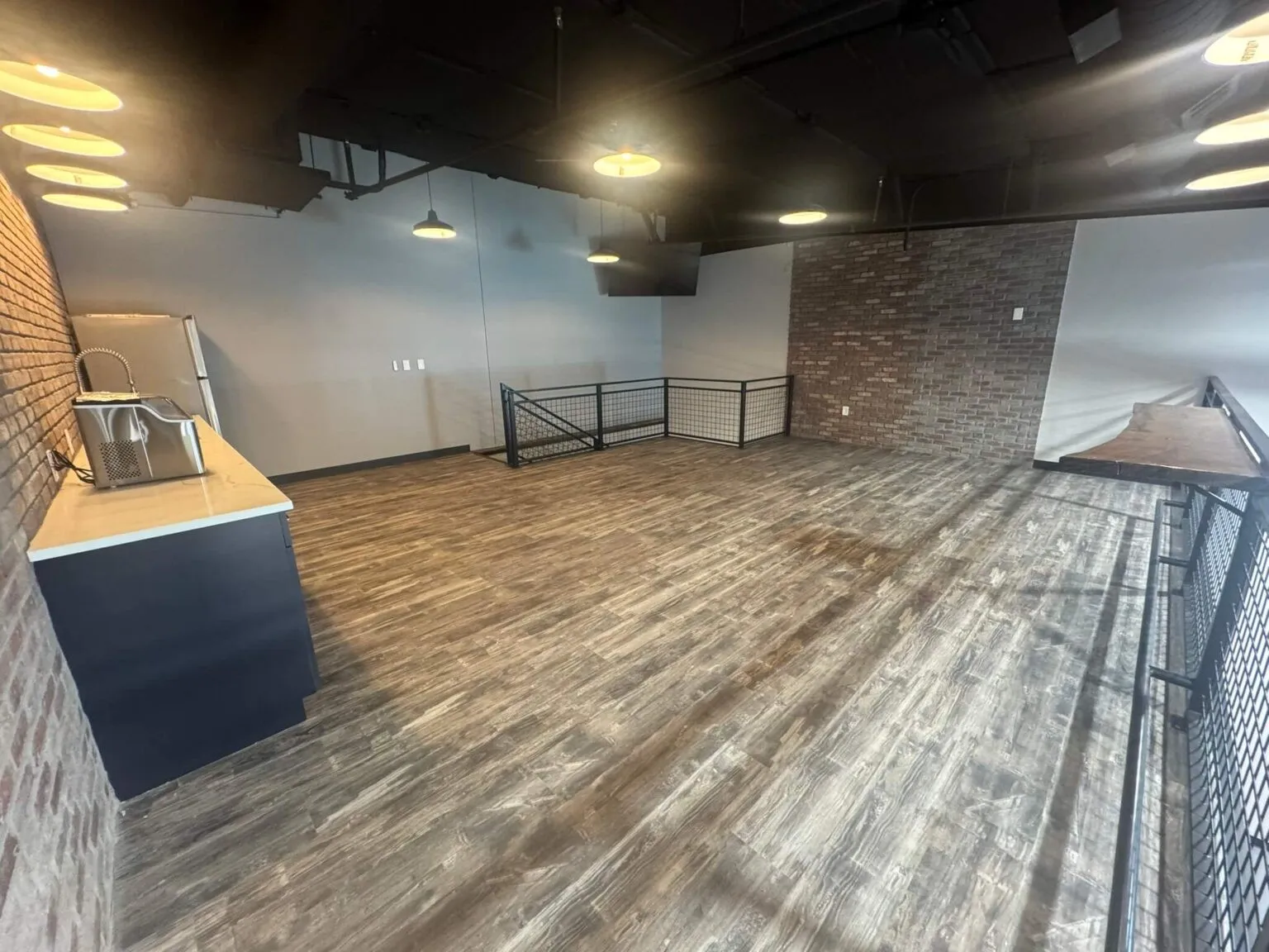Laminate Flooring in an easy to keep clean shade.