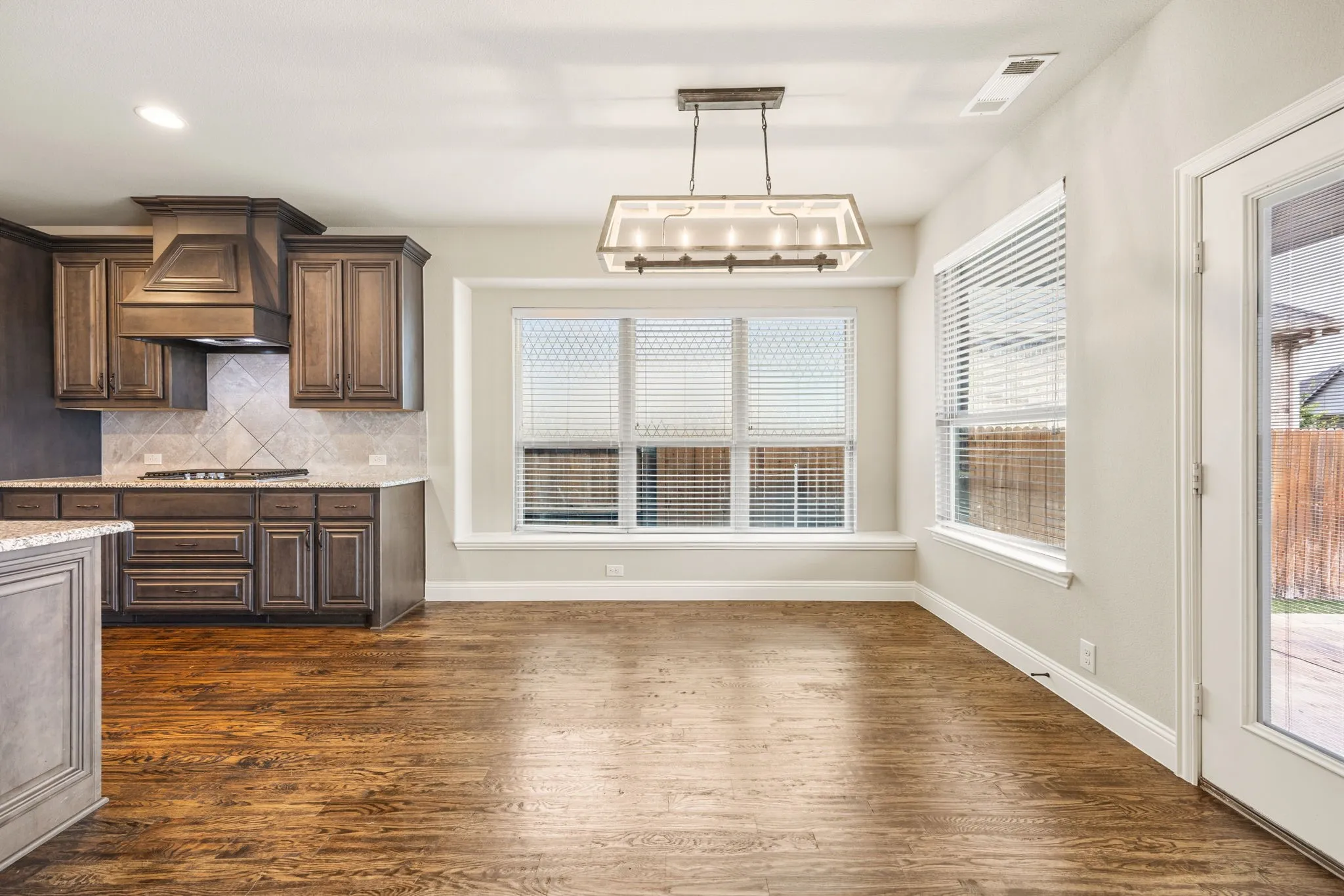 Single Family Residence For Sale in Kaufman County , 1116 Wedgewood Drive, Forney, Texas 75126, 4 Bedroom, 4 Bathroom, 2 Garage spaces, 3,210 Sqft, built in 2016, mls#21301199, Real Estate Agent in Forney, Homes For Sale in Kaufman county, Homes For Sale in Forney, Realtor in Forney Texas, Real Estate Brokerage Independent Realty Texas, Luminita Cordes Realtor