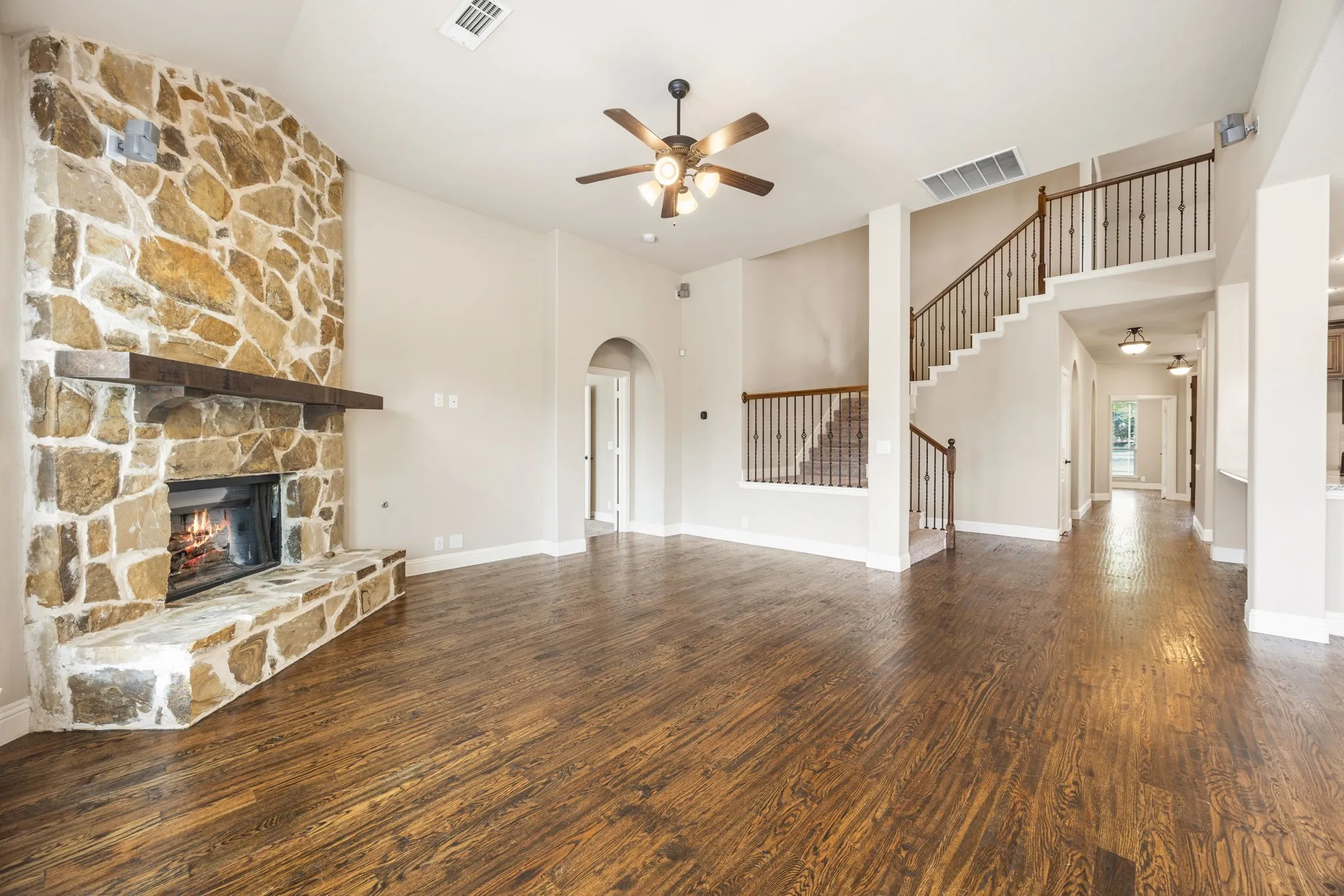 Single Family Residence For Sale in Kaufman County , 1116 Wedgewood Drive, Forney, Texas 75126, 4 Bedroom, 4 Bathroom, 2 Garage spaces, 3,210 Sqft, built in 2016, mls#21301199, Real Estate Agent in Forney, Homes For Sale in Kaufman county, Homes For Sale in Forney, Realtor in Forney Texas, Real Estate Brokerage Independent Realty Texas, Luminita Cordes Realtor