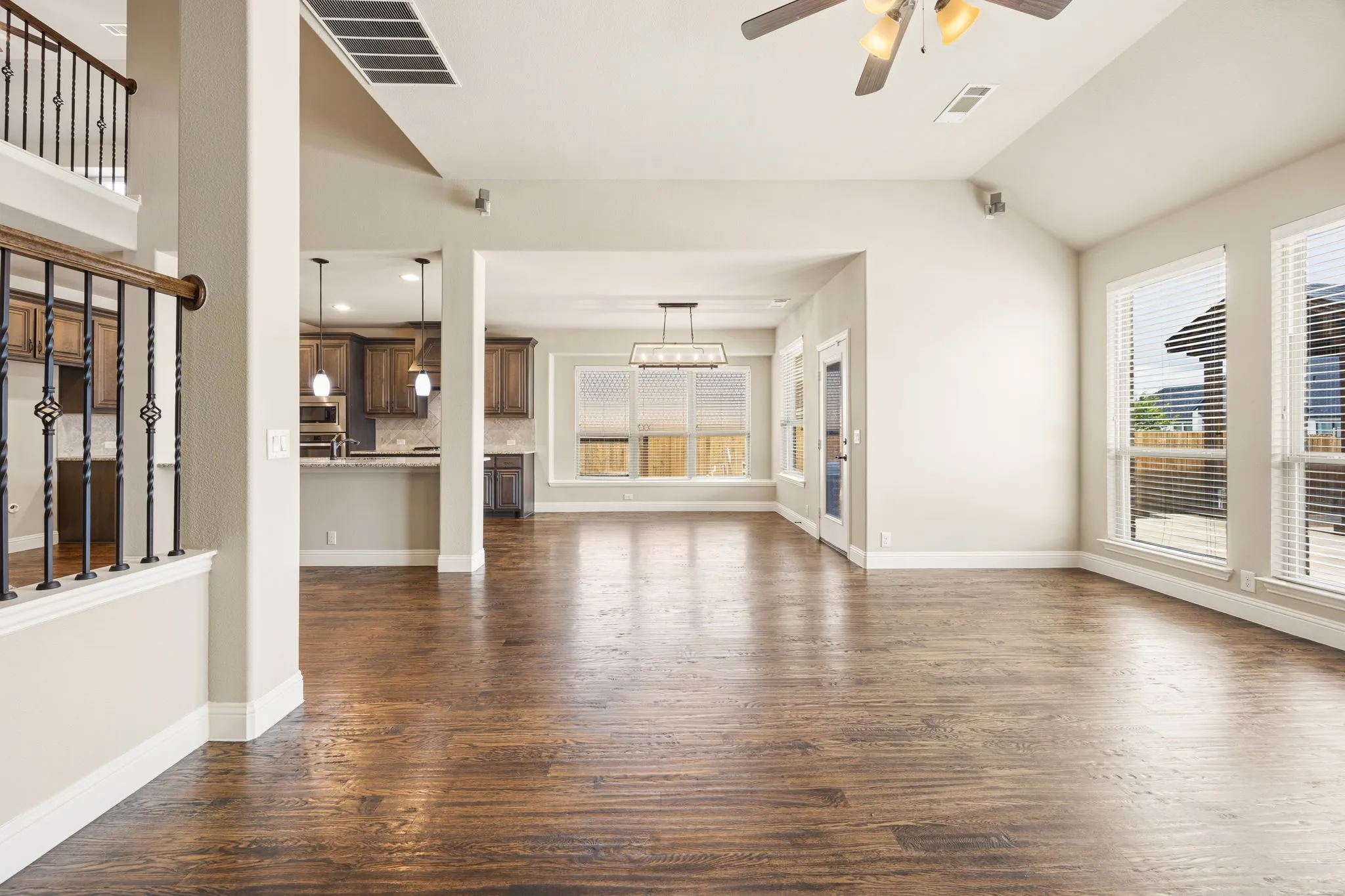 Single Family Residence For Sale in Kaufman County , 1116 Wedgewood Drive, Forney, Texas 75126, 4 Bedroom, 4 Bathroom, 2 Garage spaces, 3,210 Sqft, built in 2016, mls#21301199, Real Estate Agent in Forney, Homes For Sale in Kaufman county, Homes For Sale in Forney, Realtor in Forney Texas, Real Estate Brokerage Independent Realty Texas, Luminita Cordes Realtor