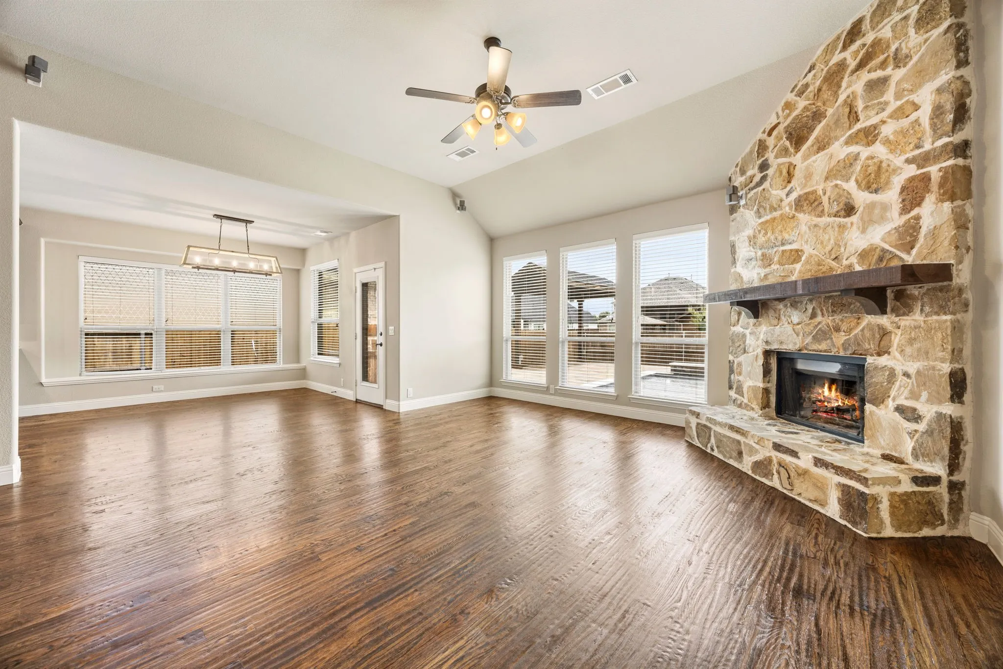 Single Family Residence For Sale in Kaufman County , 1116 Wedgewood Drive, Forney, Texas 75126, 4 Bedroom, 4 Bathroom, 2 Garage spaces, 3,210 Sqft, built in 2016, mls#21301199, Real Estate Agent in Forney, Homes For Sale in Kaufman county, Homes For Sale in Forney, Realtor in Forney Texas, Real Estate Brokerage Independent Realty Texas, Luminita Cordes Realtor