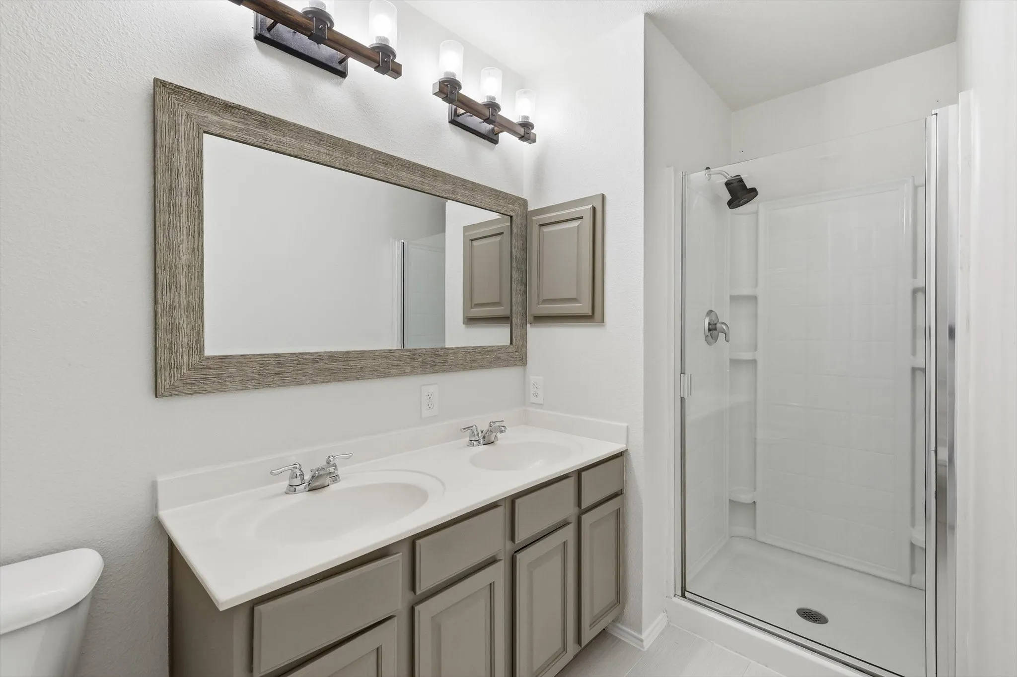 Single Family Residence For Sale in Rockwall County , 515 Laurel Lane, Fate, Texas 75087, 3 Bedroom, 2 Bathroom, 2 Garage spaces, 1,630 Sqft, built in 2007, mls#21290618, Real Estate Agent in Fate, Homes For Sale in Rockwall county, Homes For Sale in Fate, Realtor in Fate Texas, Real Estate Brokerage Independent Realty Texas, Luminita Cordes Realtor