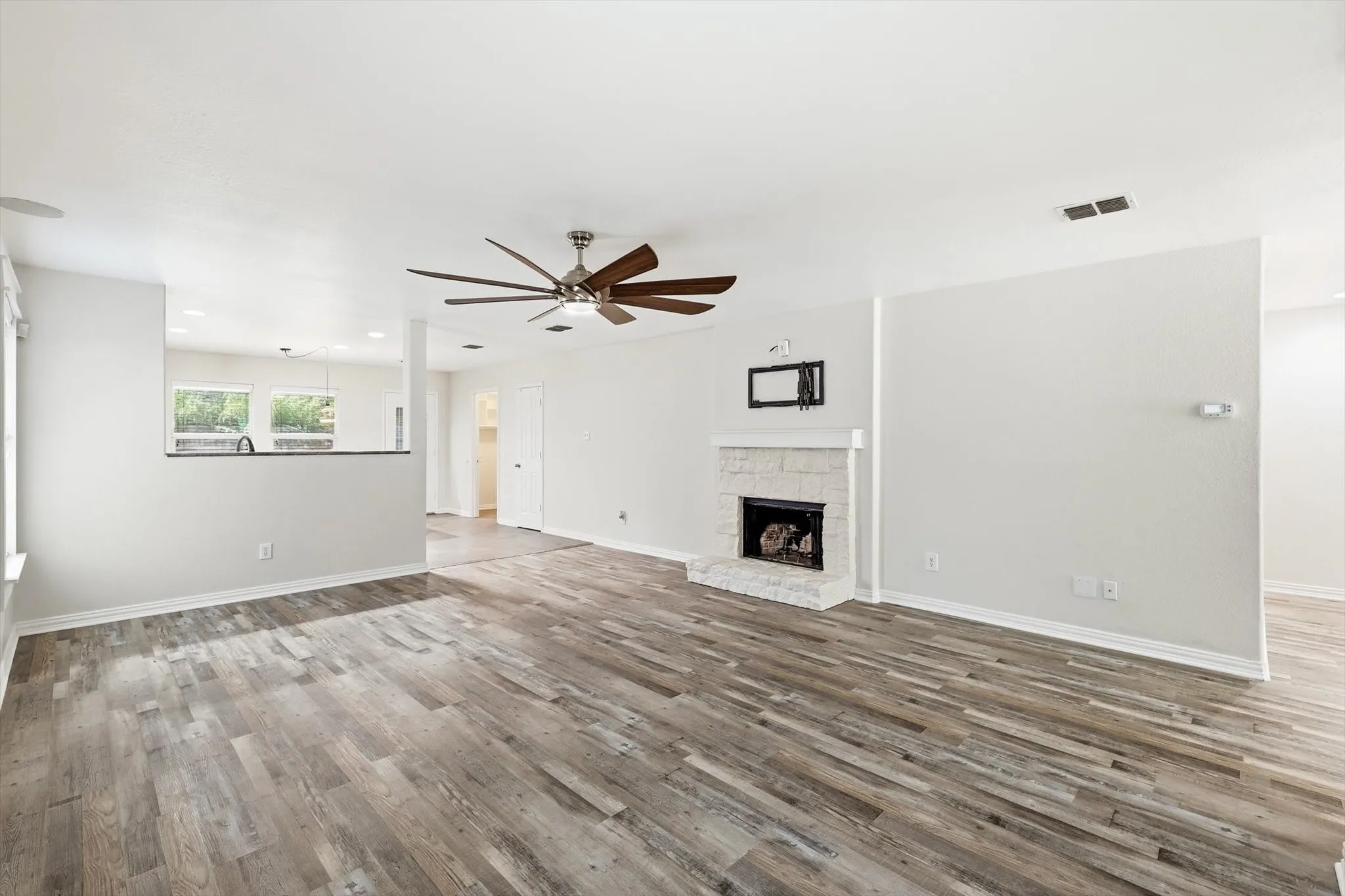 Single Family Residence For Sale in Rockwall County , 515 Laurel Lane, Fate, Texas 75087, 3 Bedroom, 2 Bathroom, 2 Garage spaces, 1,630 Sqft, built in 2007, mls#21290618, Real Estate Agent in Fate, Homes For Sale in Rockwall county, Homes For Sale in Fate, Realtor in Fate Texas, Real Estate Brokerage Independent Realty Texas, Luminita Cordes Realtor