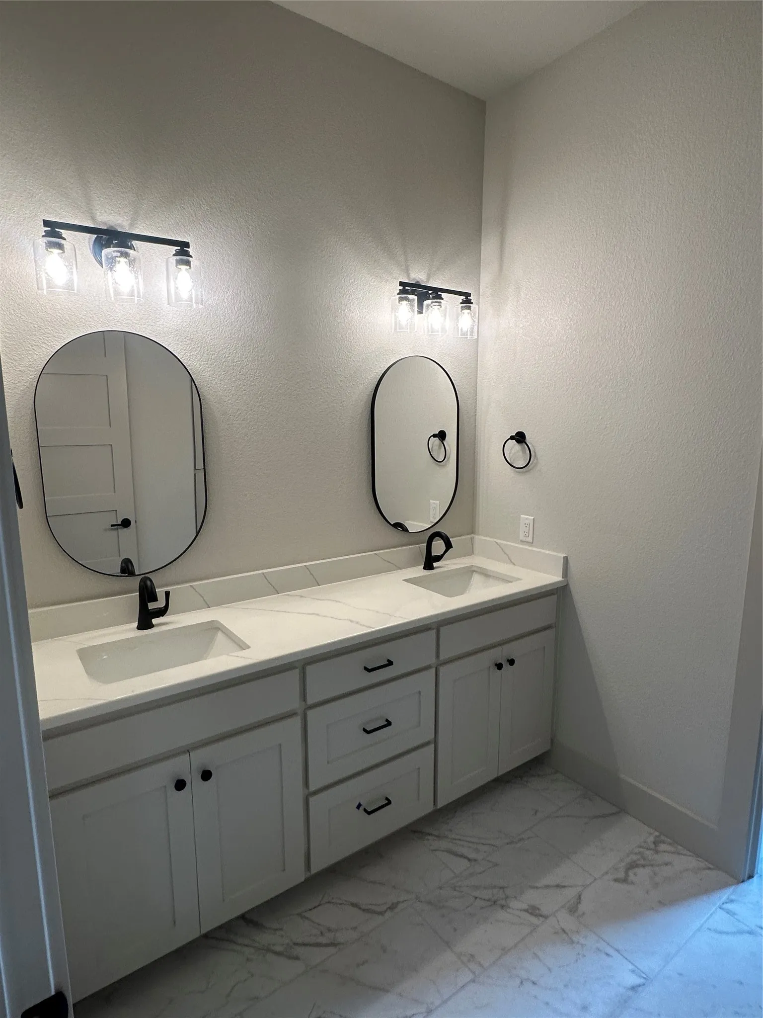 Single Family Residence For Sale in Montague County , 1604 N Mason, Bowie, Texas 76230, 4 Bedroom, 4 Bathroom, 2 Garage spaces, 2,800 Sqft, built in 2026, mls#21301293, Real Estate Agent in Bowie, Homes For Sale in Montague county, Homes For Sale in Bowie, Realtor in Bowie Texas, Real Estate Brokerage Independent Realty Texas, Luminita Cordes Realtor