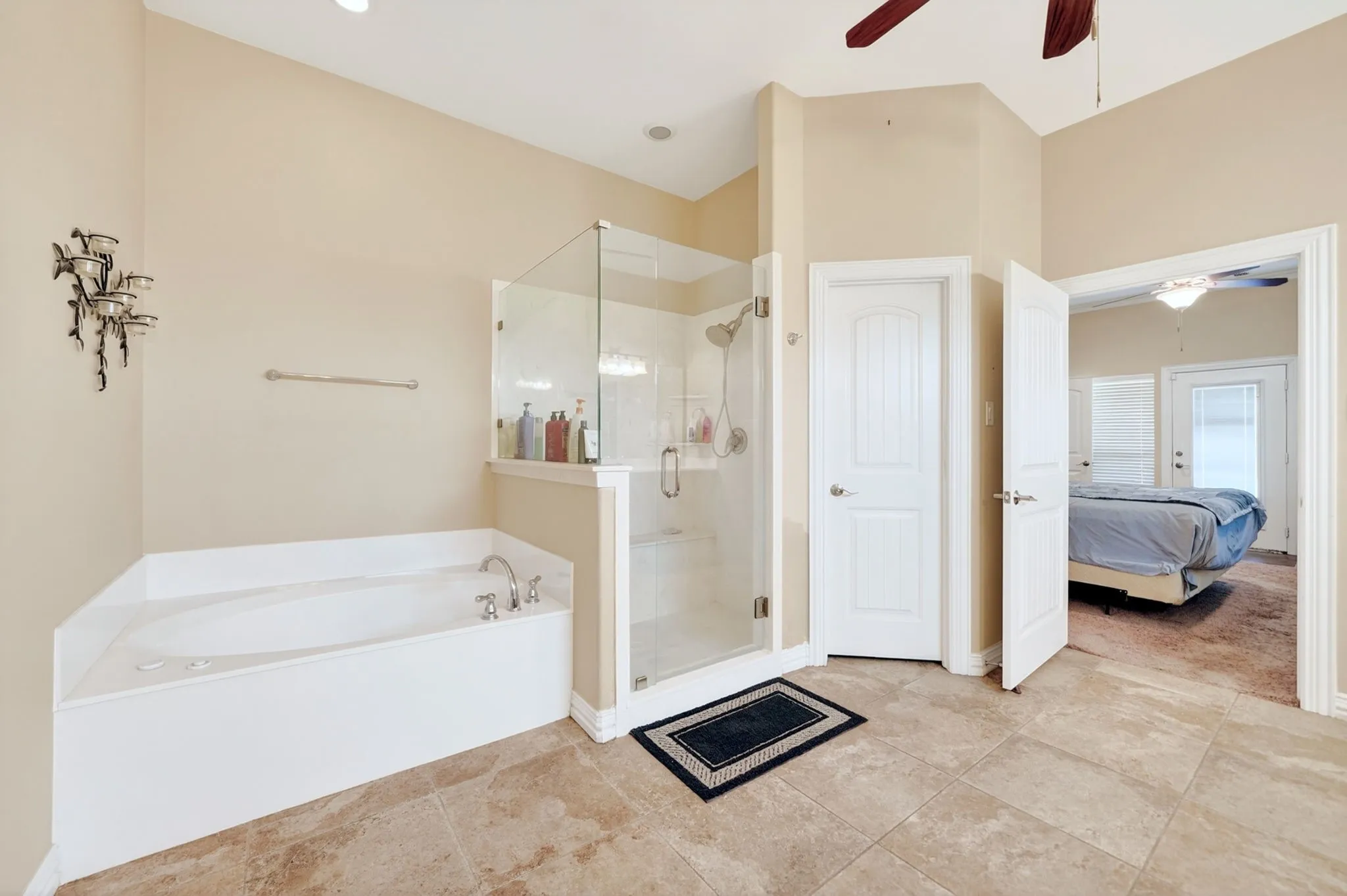 Single Family Residence For Sale in Kaufman County , 16810 Valley View, Forney, Texas 75126, 6 Bedroom, 6 Bathroom, 2 Garage spaces, 3,952 Sqft, built in 1983, mls#21300827, Real Estate Agent in Forney, Homes For Sale in Kaufman county, Homes For Sale in Forney, Realtor in Forney Texas, Real Estate Brokerage Independent Realty Texas, Luminita Cordes Realtor