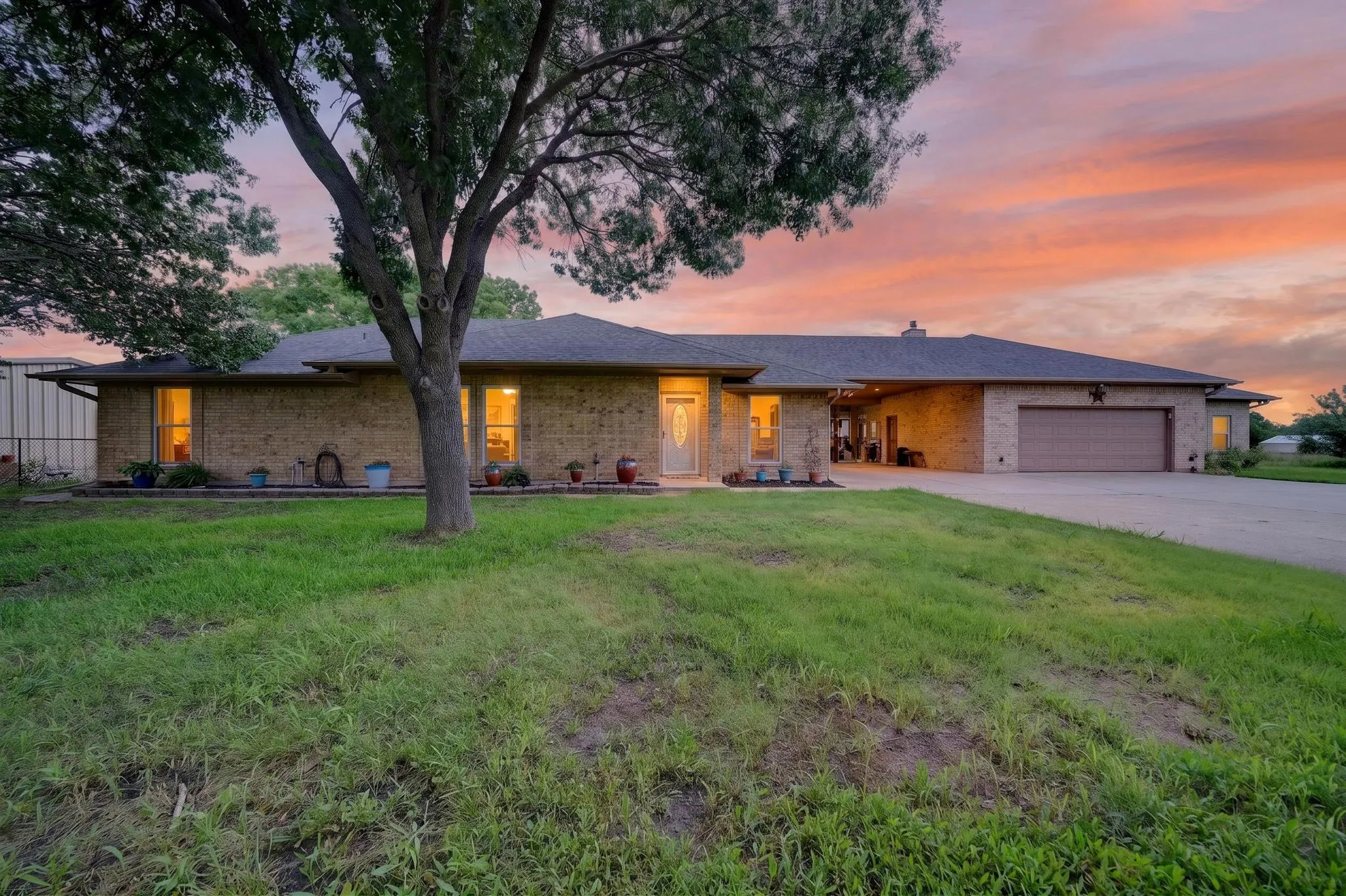 Texas Sunsets and Impressive countryside views!