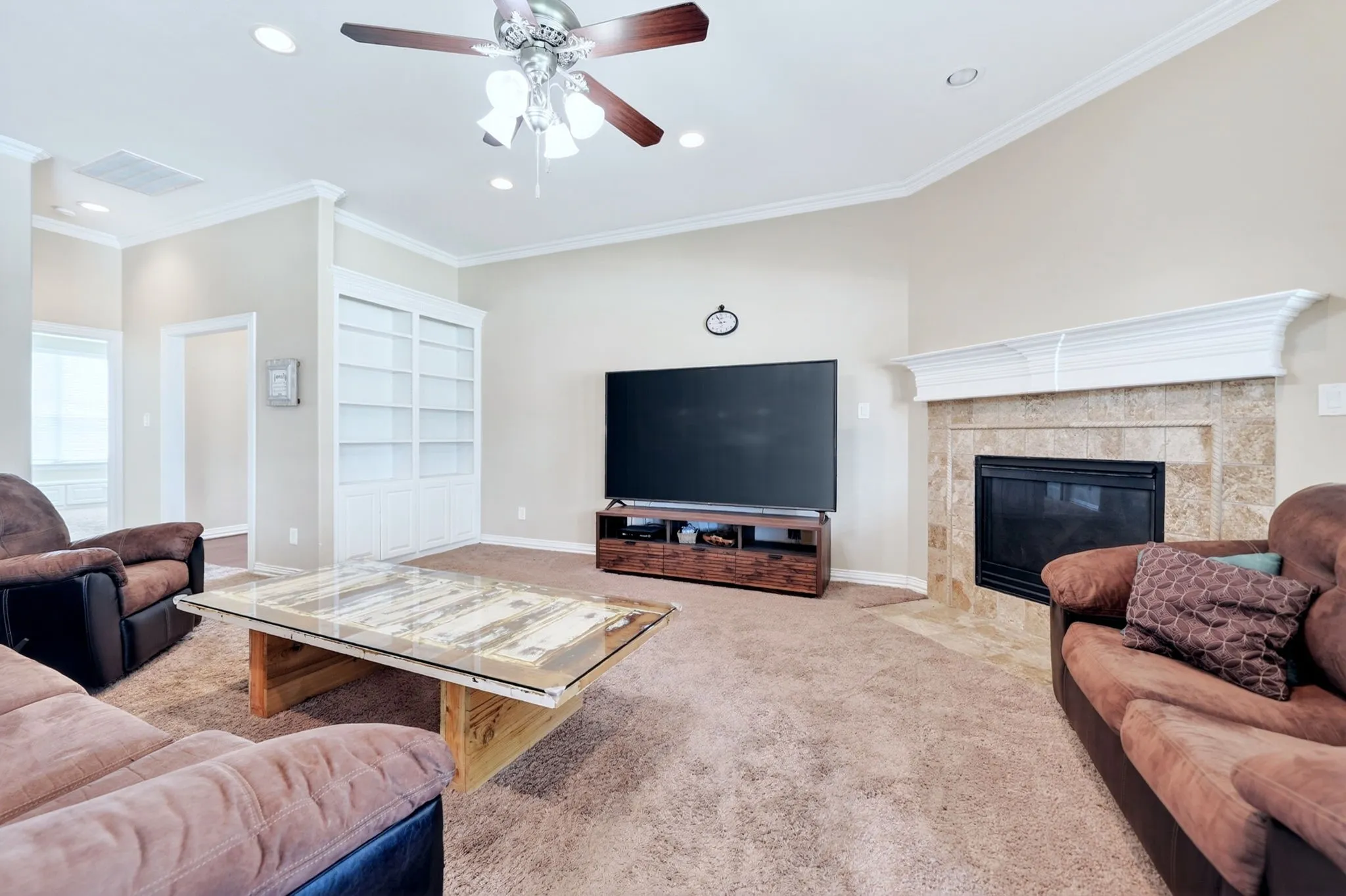 Single Family Residence For Sale in Kaufman County , 16810 Valley View, Forney, Texas 75126, 6 Bedroom, 6 Bathroom, 2 Garage spaces, 3,952 Sqft, built in 1983, mls#21300827, Real Estate Agent in Forney, Homes For Sale in Kaufman county, Homes For Sale in Forney, Realtor in Forney Texas, Real Estate Brokerage Independent Realty Texas, Luminita Cordes Realtor