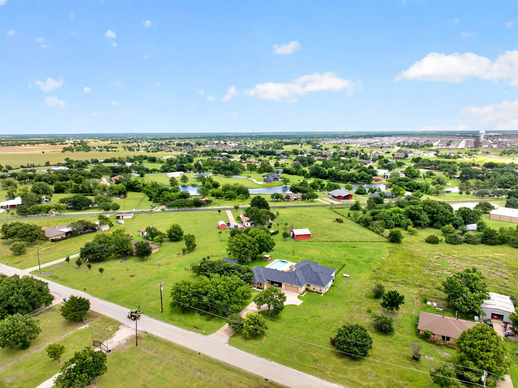 Single Family Residence For Sale in Kaufman County , 16810 Valley View, Forney, Texas 75126, 6 Bedroom, 6 Bathroom, 2 Garage spaces, 3,952 Sqft, built in 1983, mls#21300827, Real Estate Agent in Forney, Homes For Sale in Kaufman county, Homes For Sale in Forney, Realtor in Forney Texas, Real Estate Brokerage Independent Realty Texas, Luminita Cordes Realtor