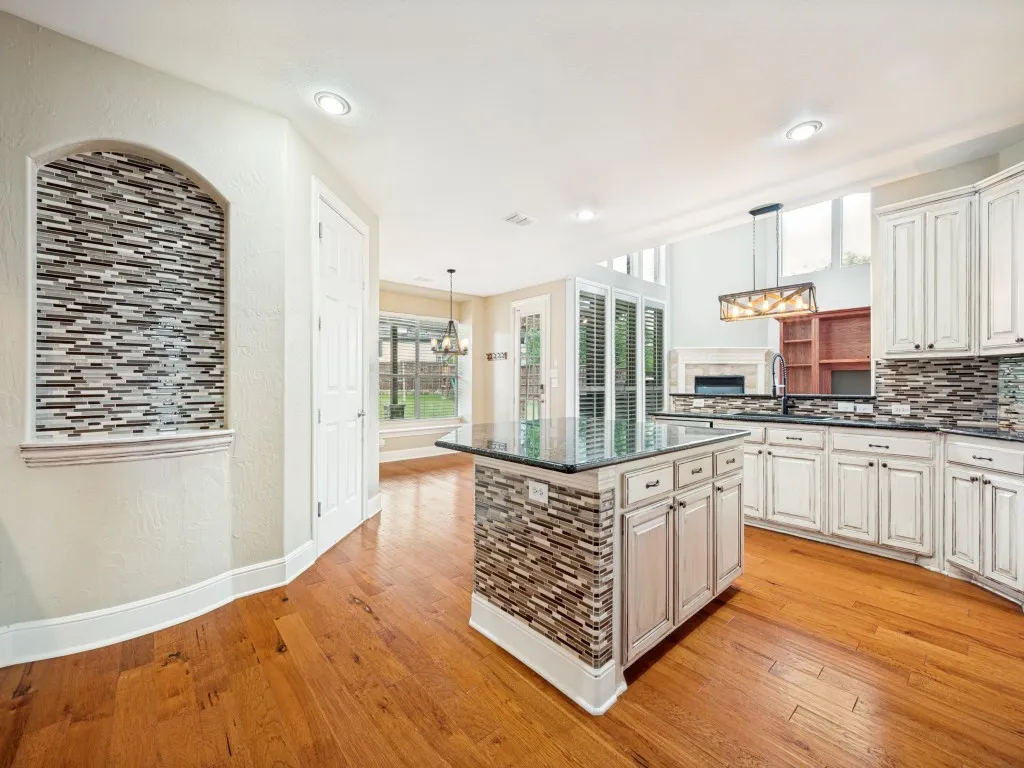 Single Family Residence For Sale in Collin County , 841 Wind Brook Lane, Prosper, Texas 75078, 5 Bedroom, 4 Bathroom, 3 Garage spaces, 4,382 Sqft, built in 2005, mls#21300302, Real Estate Agent in Prosper, Homes For Sale in Collin county, Homes For Sale in Prosper, Realtor in Prosper Texas, Real Estate Brokerage Independent Realty Texas, Luminita Cordes Realtor