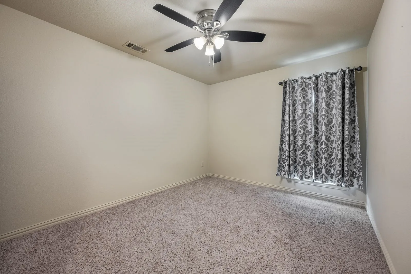 Bedroom 1st floor