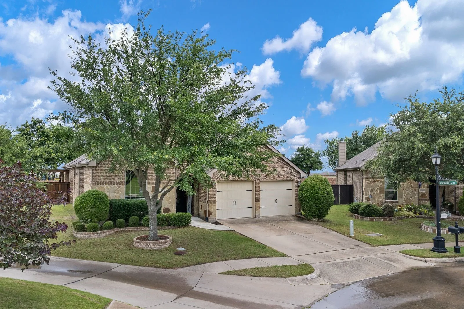 Single Family Residence For Sale in Kaufman County , 1001 Brigham Drive, Forney, Texas 75126, 4 Bedroom, 3 Bathroom, 2 Garage spaces, 2,819 Sqft, built in 2011, mls#21292556, Real Estate Agent in Forney, Homes For Sale in Kaufman county, Homes For Sale in Forney, Realtor in Forney Texas, Real Estate Brokerage Independent Realty Texas, Luminita Cordes Realtor