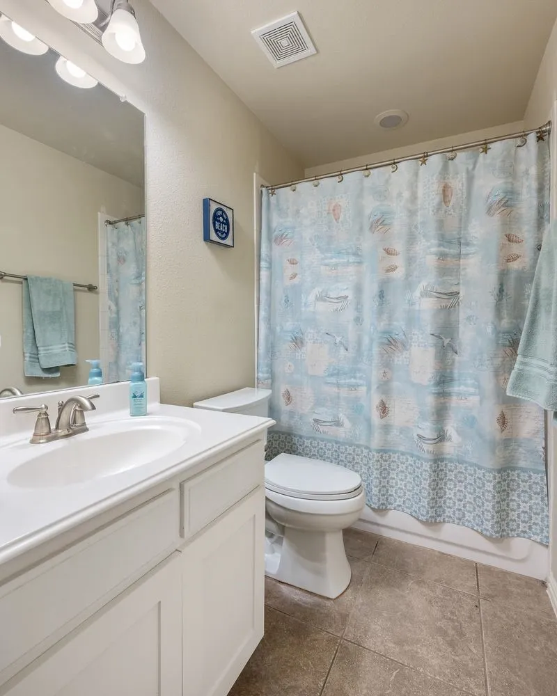 Full bath on 1st floor