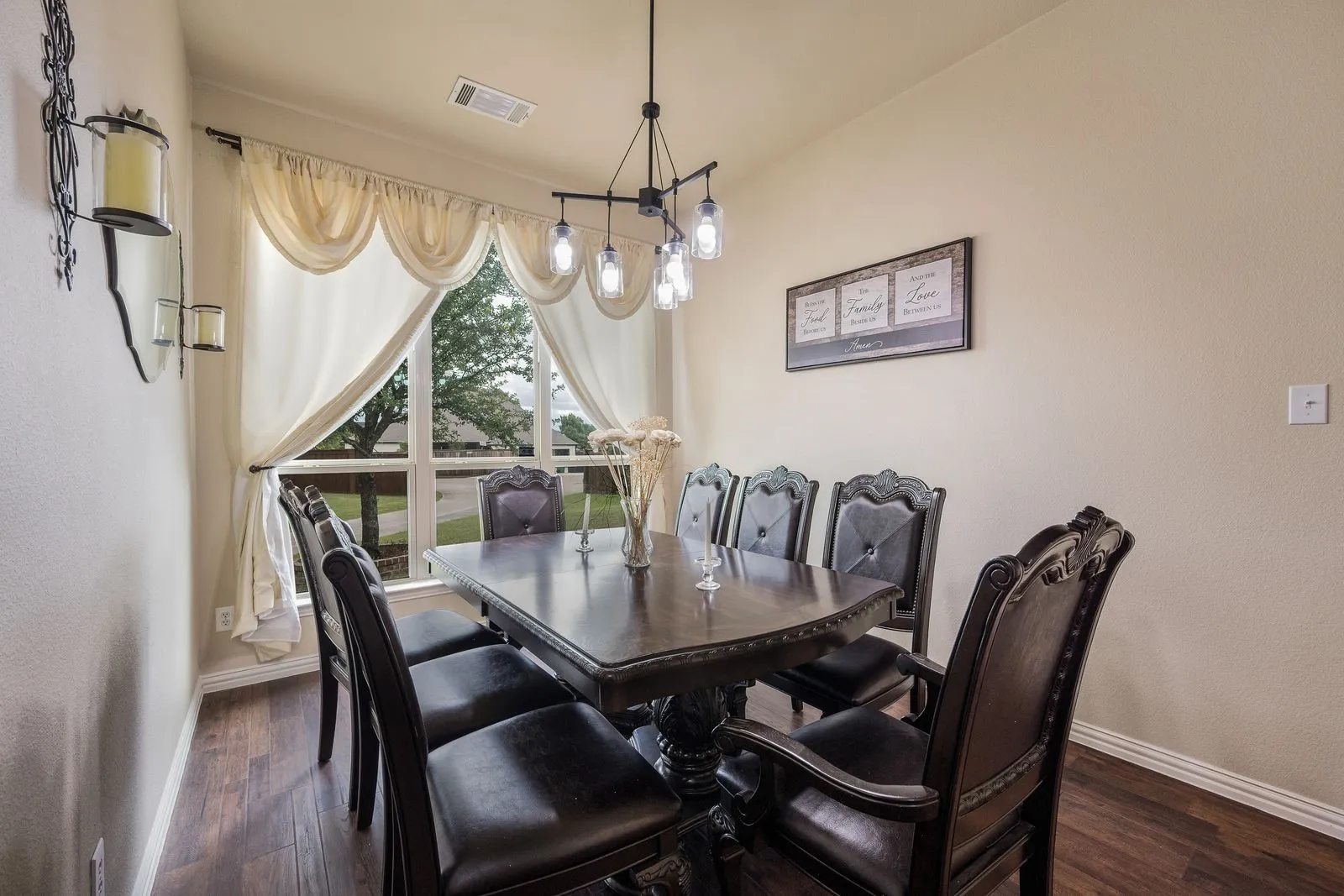 Single Family Residence For Sale in Kaufman County , 1001 Brigham Drive, Forney, Texas 75126, 4 Bedroom, 3 Bathroom, 2 Garage spaces, 2,819 Sqft, built in 2011, mls#21292556, Real Estate Agent in Forney, Homes For Sale in Kaufman county, Homes For Sale in Forney, Realtor in Forney Texas, Real Estate Brokerage Independent Realty Texas, Luminita Cordes Realtor