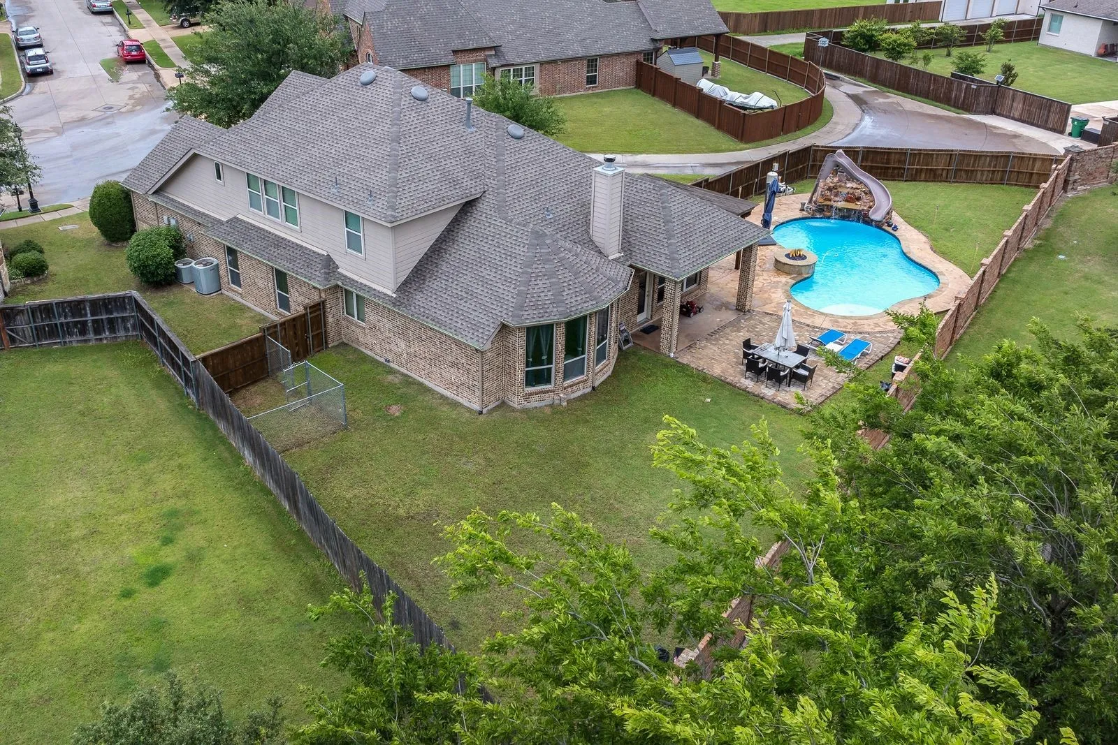 Single Family Residence For Sale in Kaufman County , 1001 Brigham Drive, Forney, Texas 75126, 4 Bedroom, 3 Bathroom, 2 Garage spaces, 2,819 Sqft, built in 2011, mls#21292556, Real Estate Agent in Forney, Homes For Sale in Kaufman county, Homes For Sale in Forney, Realtor in Forney Texas, Real Estate Brokerage Independent Realty Texas, Luminita Cordes Realtor