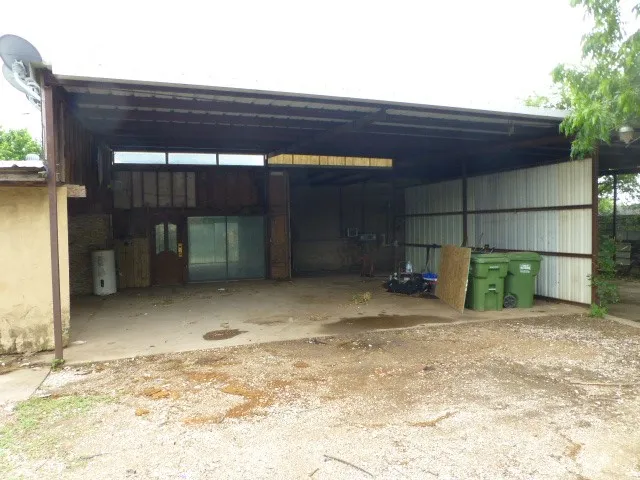 Single Family Residence For Sale in Parker County , 619 N Avenue A, Springtown, Texas 76082, 3 Bedroom, 3 Bathroom, 2 Garage spaces, 1,606 Sqft, built in 1951, mls#21301324, Real Estate Agent in Springtown, Homes For Sale in Parker county, Homes For Sale in Springtown, Realtor in Springtown Texas, Real Estate Brokerage Independent Realty Texas, Luminita Cordes Realtor