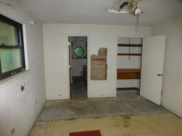 Single Family Residence For Sale in Parker County , 619 N Avenue A, Springtown, Texas 76082, 3 Bedroom, 3 Bathroom, 2 Garage spaces, 1,606 Sqft, built in 1951, mls#21301324, Real Estate Agent in Springtown, Homes For Sale in Parker county, Homes For Sale in Springtown, Realtor in Springtown Texas, Real Estate Brokerage Independent Realty Texas, Luminita Cordes Realtor