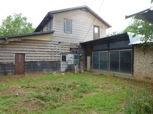 Single Family Residence For Sale in Parker County , 619 N Avenue A, Springtown, Texas 76082, 3 Bedroom, 3 Bathroom, 2 Garage spaces, 1,606 Sqft, built in 1951, mls#21301324, Real Estate Agent in Springtown, Homes For Sale in Parker county, Homes For Sale in Springtown, Realtor in Springtown Texas, Real Estate Brokerage Independent Realty Texas, Luminita Cordes Realtor