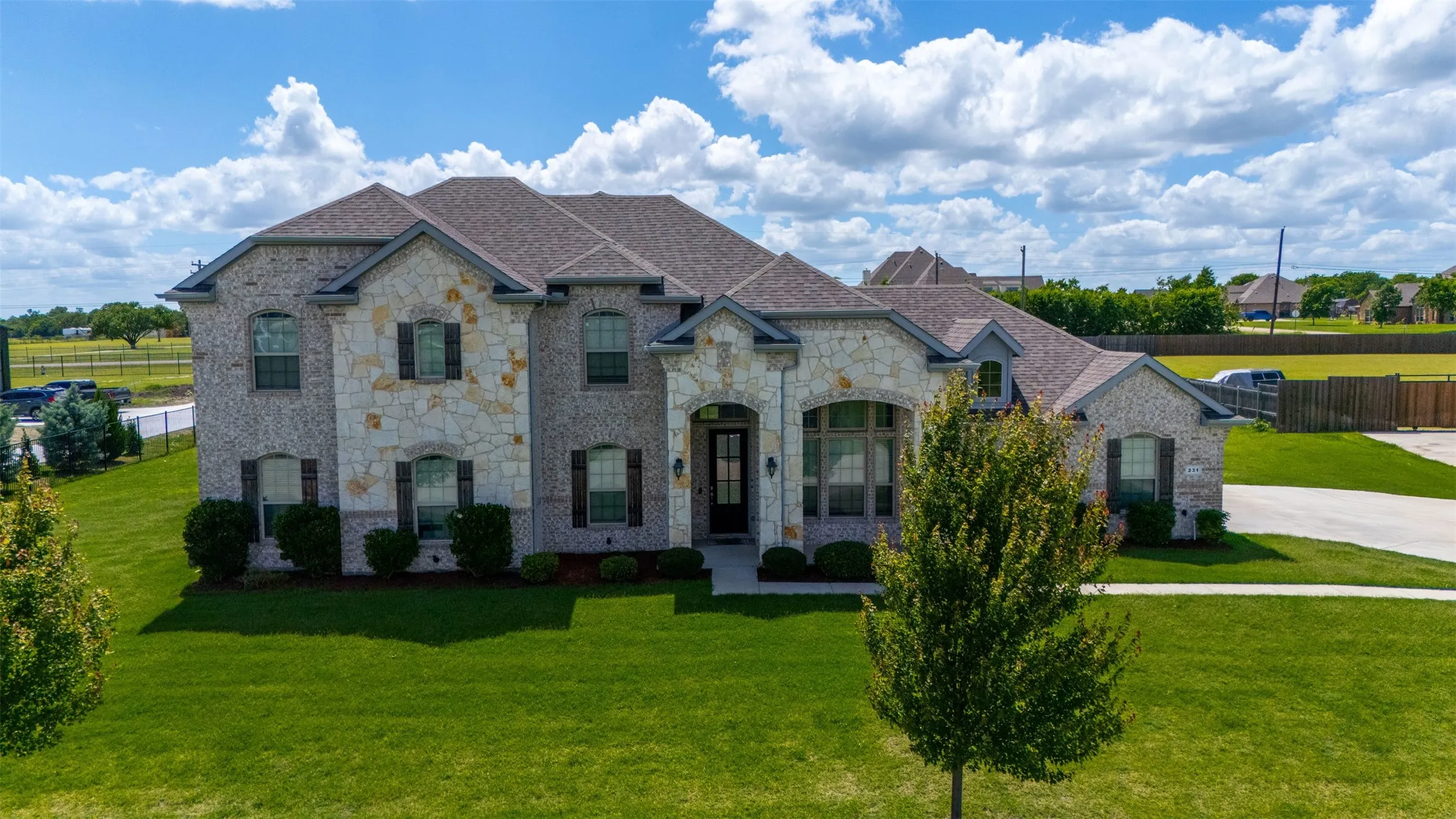 Single Family Residence For Sale in Ellis County , 231 Berkeley Drive, Waxahachie, Texas 75167, 5 Bedroom, 3 Bathroom, 3 Garage spaces, 2,988 Sqft, built in 2020, mls#21301009, Real Estate Agent in Waxahachie, Homes For Sale in Ellis county, Homes For Sale in Waxahachie, Realtor in Waxahachie Texas, Real Estate Brokerage Independent Realty Texas, Luminita Cordes Realtor