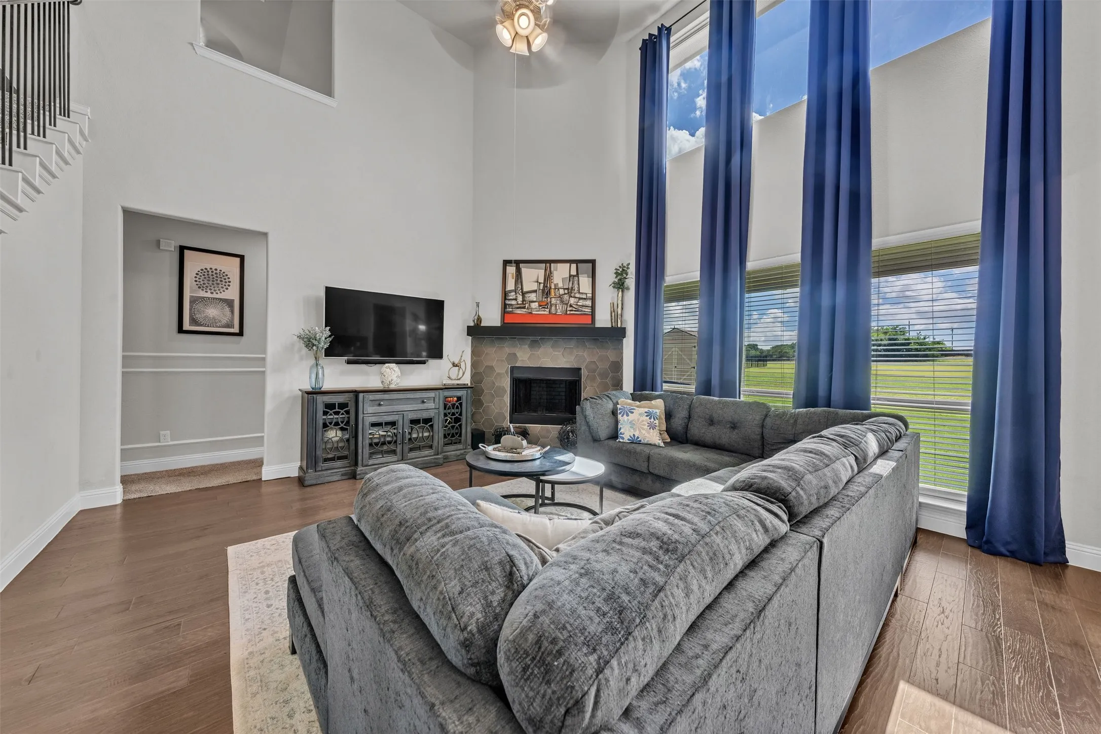 Single Family Residence For Sale in Ellis County , 231 Berkeley Drive, Waxahachie, Texas 75167, 5 Bedroom, 3 Bathroom, 3 Garage spaces, 2,988 Sqft, built in 2020, mls#21301009, Real Estate Agent in Waxahachie, Homes For Sale in Ellis county, Homes For Sale in Waxahachie, Realtor in Waxahachie Texas, Real Estate Brokerage Independent Realty Texas, Luminita Cordes Realtor
