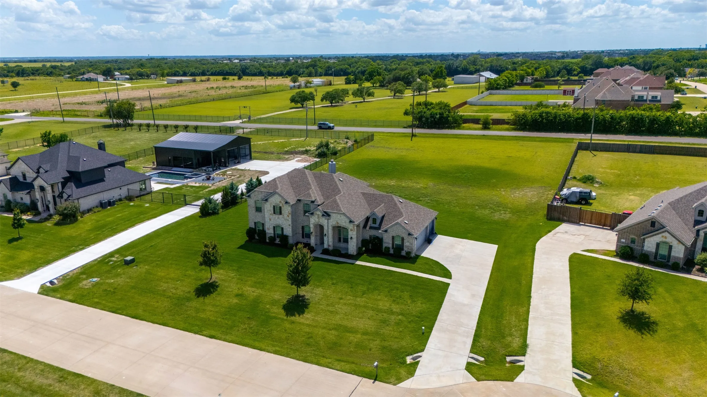 Single Family Residence For Sale in Ellis County , 231 Berkeley Drive, Waxahachie, Texas 75167, 5 Bedroom, 3 Bathroom, 3 Garage spaces, 2,988 Sqft, built in 2020, mls#21301009, Real Estate Agent in Waxahachie, Homes For Sale in Ellis county, Homes For Sale in Waxahachie, Realtor in Waxahachie Texas, Real Estate Brokerage Independent Realty Texas, Luminita Cordes Realtor