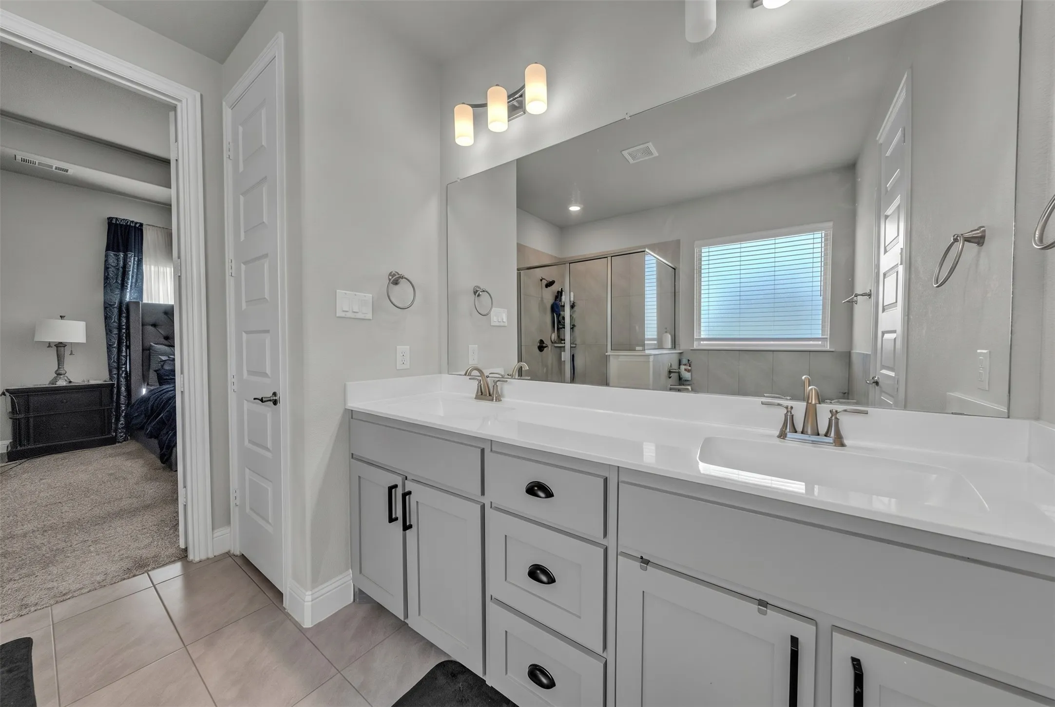 Single Family Residence For Sale in Ellis County , 231 Berkeley Drive, Waxahachie, Texas 75167, 5 Bedroom, 3 Bathroom, 3 Garage spaces, 2,988 Sqft, built in 2020, mls#21301009, Real Estate Agent in Waxahachie, Homes For Sale in Ellis county, Homes For Sale in Waxahachie, Realtor in Waxahachie Texas, Real Estate Brokerage Independent Realty Texas, Luminita Cordes Realtor