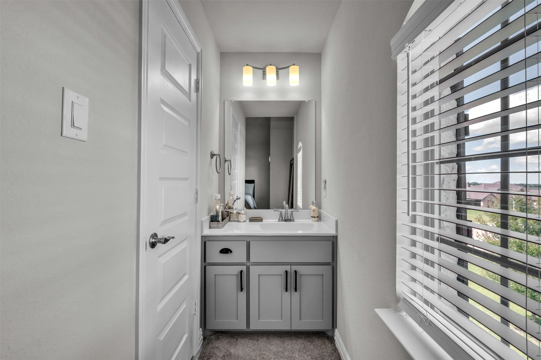 Single Family Residence For Sale in Ellis County , 231 Berkeley Drive, Waxahachie, Texas 75167, 5 Bedroom, 3 Bathroom, 3 Garage spaces, 2,988 Sqft, built in 2020, mls#21301009, Real Estate Agent in Waxahachie, Homes For Sale in Ellis county, Homes For Sale in Waxahachie, Realtor in Waxahachie Texas, Real Estate Brokerage Independent Realty Texas, Luminita Cordes Realtor
