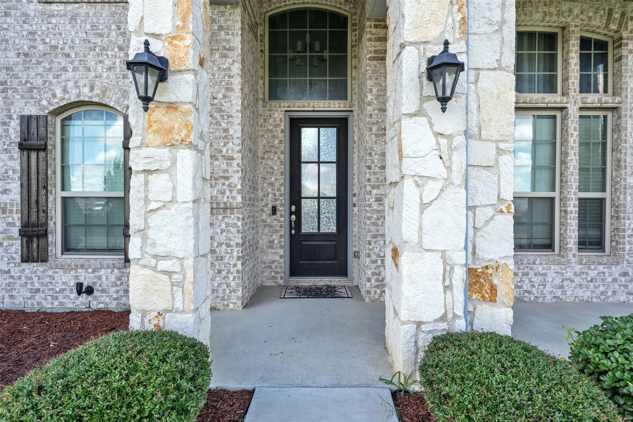 Single Family Residence For Sale in Ellis County , 231 Berkeley Drive, Waxahachie, Texas 75167, 5 Bedroom, 3 Bathroom, 3 Garage spaces, 2,988 Sqft, built in 2020, mls#21301009, Real Estate Agent in Waxahachie, Homes For Sale in Ellis county, Homes For Sale in Waxahachie, Realtor in Waxahachie Texas, Real Estate Brokerage Independent Realty Texas, Luminita Cordes Realtor