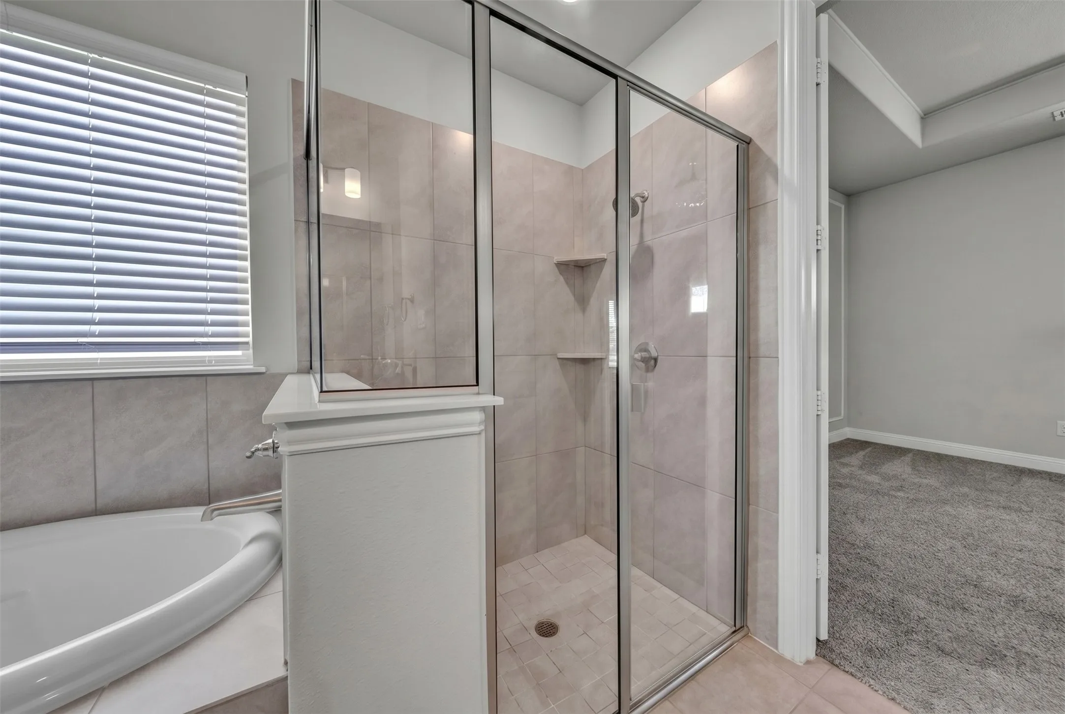 Single Family Residence For Sale in Ellis County , 231 Berkeley Drive, Waxahachie, Texas 75167, 5 Bedroom, 3 Bathroom, 3 Garage spaces, 2,988 Sqft, built in 2020, mls#21301009, Real Estate Agent in Waxahachie, Homes For Sale in Ellis county, Homes For Sale in Waxahachie, Realtor in Waxahachie Texas, Real Estate Brokerage Independent Realty Texas, Luminita Cordes Realtor