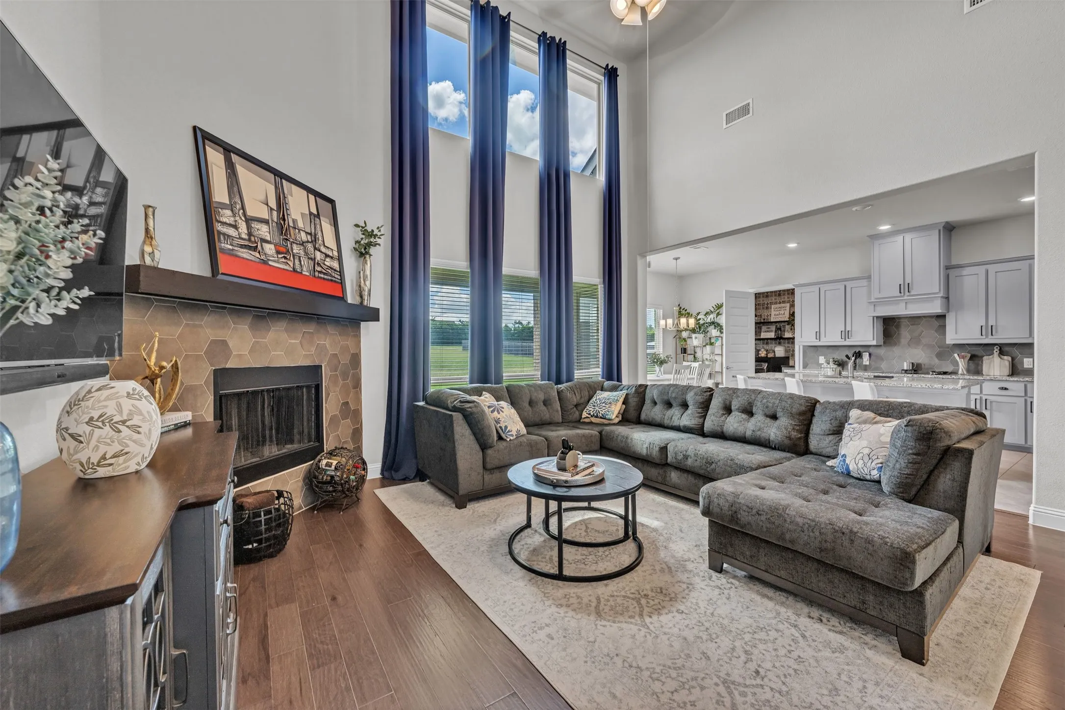 Single Family Residence For Sale in Ellis County , 231 Berkeley Drive, Waxahachie, Texas 75167, 5 Bedroom, 3 Bathroom, 3 Garage spaces, 2,988 Sqft, built in 2020, mls#21301009, Real Estate Agent in Waxahachie, Homes For Sale in Ellis county, Homes For Sale in Waxahachie, Realtor in Waxahachie Texas, Real Estate Brokerage Independent Realty Texas, Luminita Cordes Realtor