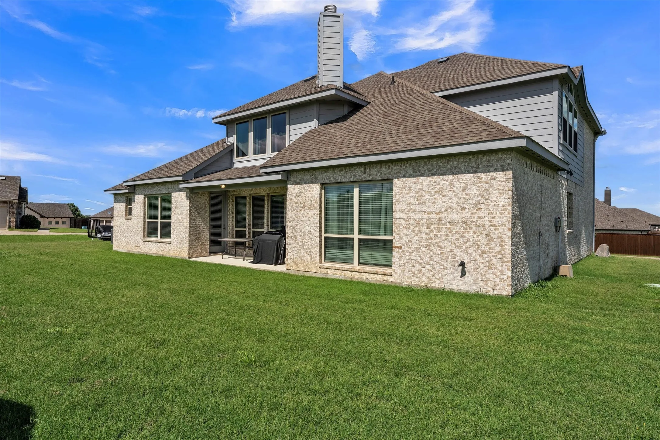 Single Family Residence For Sale in Ellis County , 231 Berkeley Drive, Waxahachie, Texas 75167, 5 Bedroom, 3 Bathroom, 3 Garage spaces, 2,988 Sqft, built in 2020, mls#21301009, Real Estate Agent in Waxahachie, Homes For Sale in Ellis county, Homes For Sale in Waxahachie, Realtor in Waxahachie Texas, Real Estate Brokerage Independent Realty Texas, Luminita Cordes Realtor