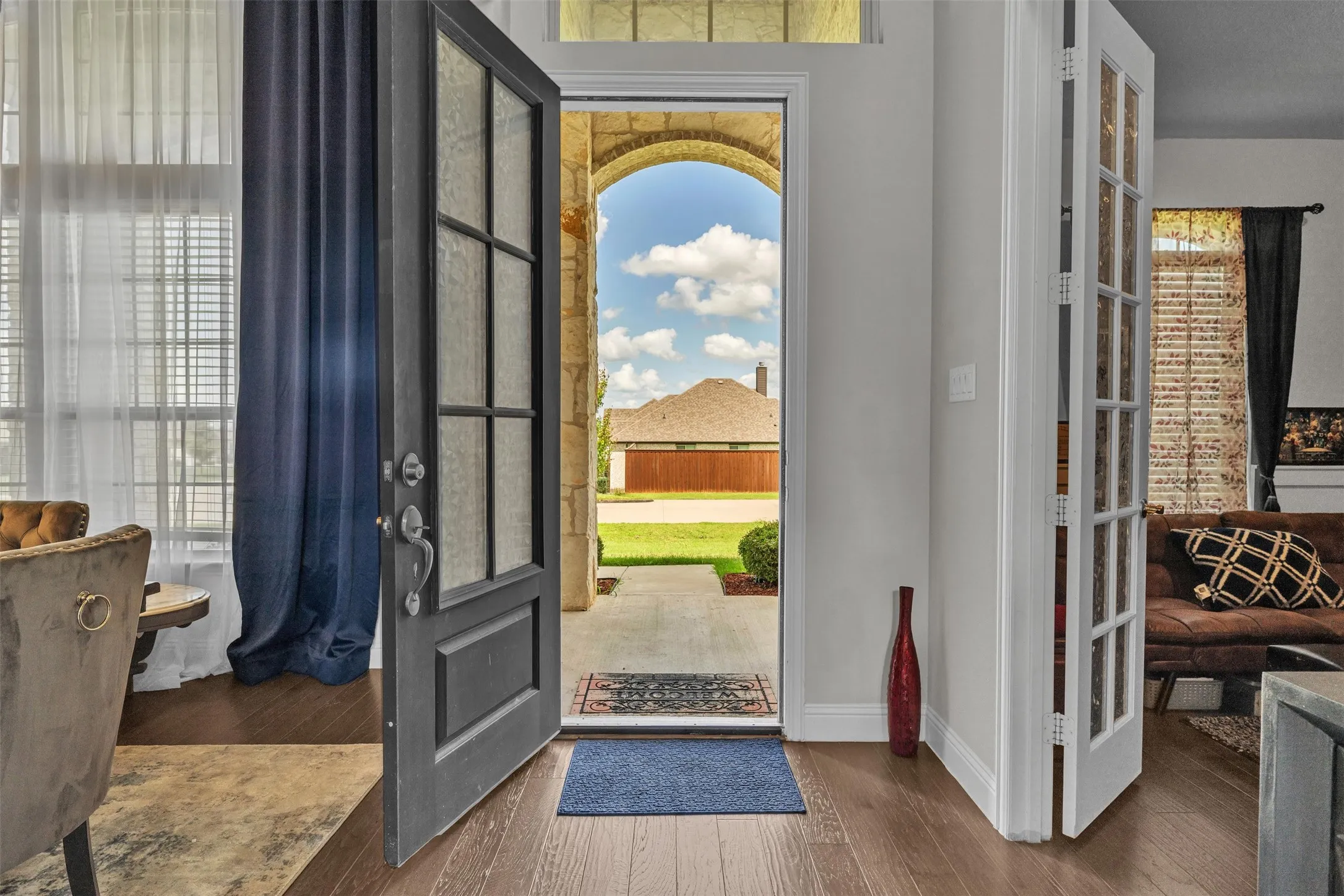 Single Family Residence For Sale in Ellis County , 231 Berkeley Drive, Waxahachie, Texas 75167, 5 Bedroom, 3 Bathroom, 3 Garage spaces, 2,988 Sqft, built in 2020, mls#21301009, Real Estate Agent in Waxahachie, Homes For Sale in Ellis county, Homes For Sale in Waxahachie, Realtor in Waxahachie Texas, Real Estate Brokerage Independent Realty Texas, Luminita Cordes Realtor