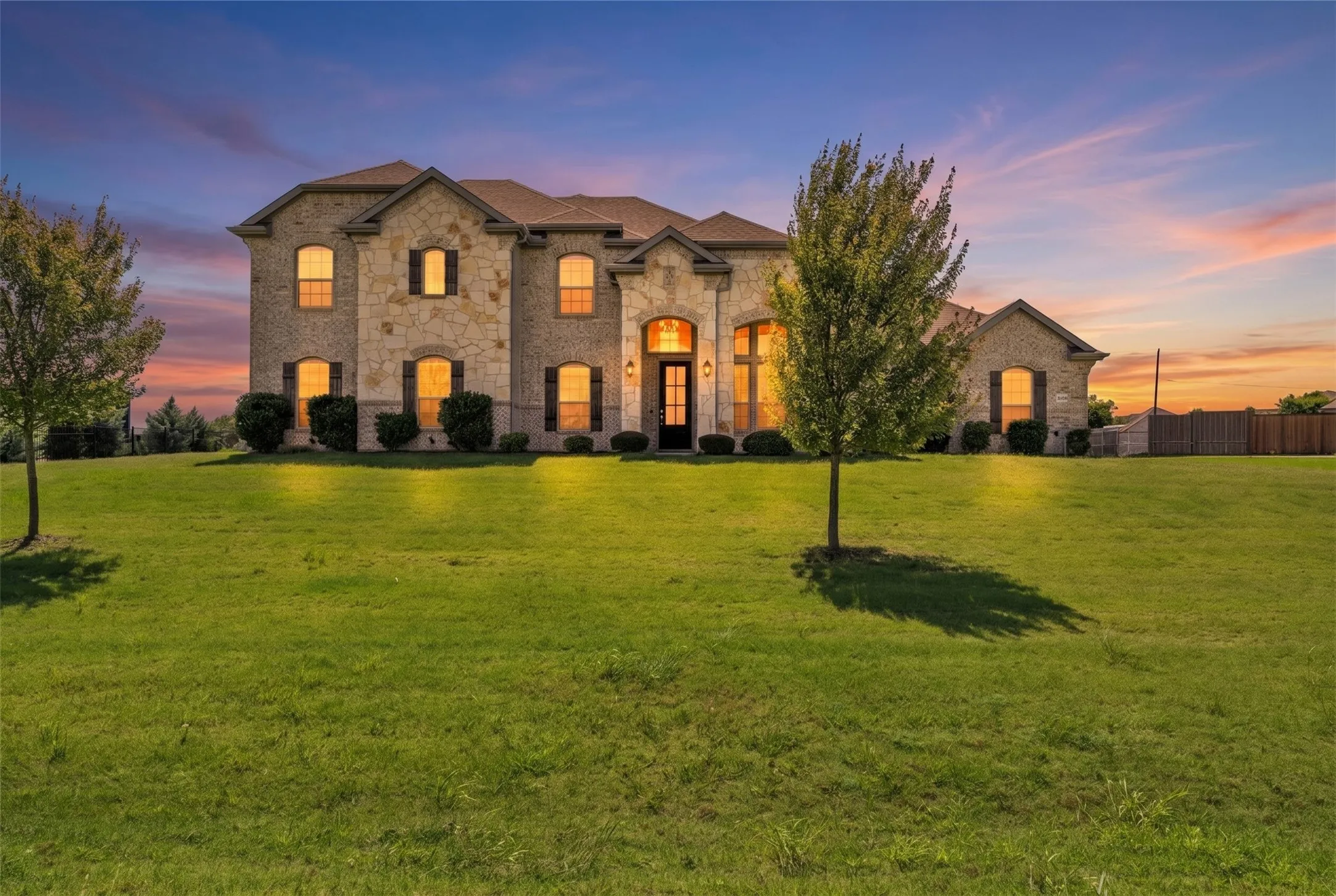 Single Family Residence For Sale in Ellis County , 231 Berkeley Drive, Waxahachie, Texas 75167, 5 Bedroom, 3 Bathroom, 3 Garage spaces, 2,988 Sqft, built in 2020, mls#21301009, Real Estate Agent in Waxahachie, Homes For Sale in Ellis county, Homes For Sale in Waxahachie, Realtor in Waxahachie Texas, Real Estate Brokerage Independent Realty Texas, Luminita Cordes Realtor