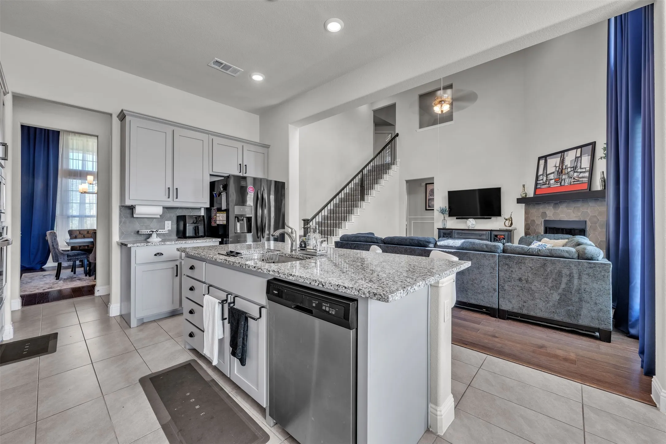 Single Family Residence For Sale in Ellis County , 231 Berkeley Drive, Waxahachie, Texas 75167, 5 Bedroom, 3 Bathroom, 3 Garage spaces, 2,988 Sqft, built in 2020, mls#21301009, Real Estate Agent in Waxahachie, Homes For Sale in Ellis county, Homes For Sale in Waxahachie, Realtor in Waxahachie Texas, Real Estate Brokerage Independent Realty Texas, Luminita Cordes Realtor