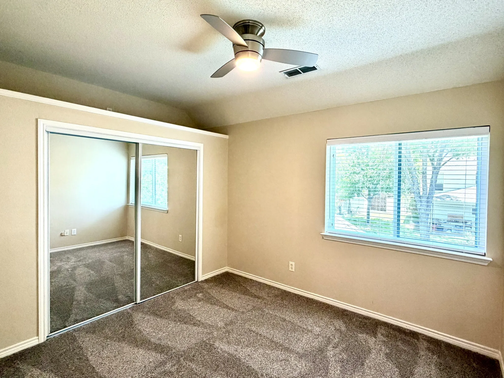Single Family Residence For Rent in Denton County , 1410 Indian Lake Trail, Carrollton, Texas 75007, 4 Bedroom, 3 Bathroom, 2 Garage spaces, 2,390 Sqft, built in 1988, mls#21301332, Real Estate Agent in Carrollton, Homes For Rent in Denton county, Homes For Rent in Carrollton, Realtor in Carrollton Texas, Real Estate Brokerage Independent Realty Texas, Luminita Cordes Realtor
