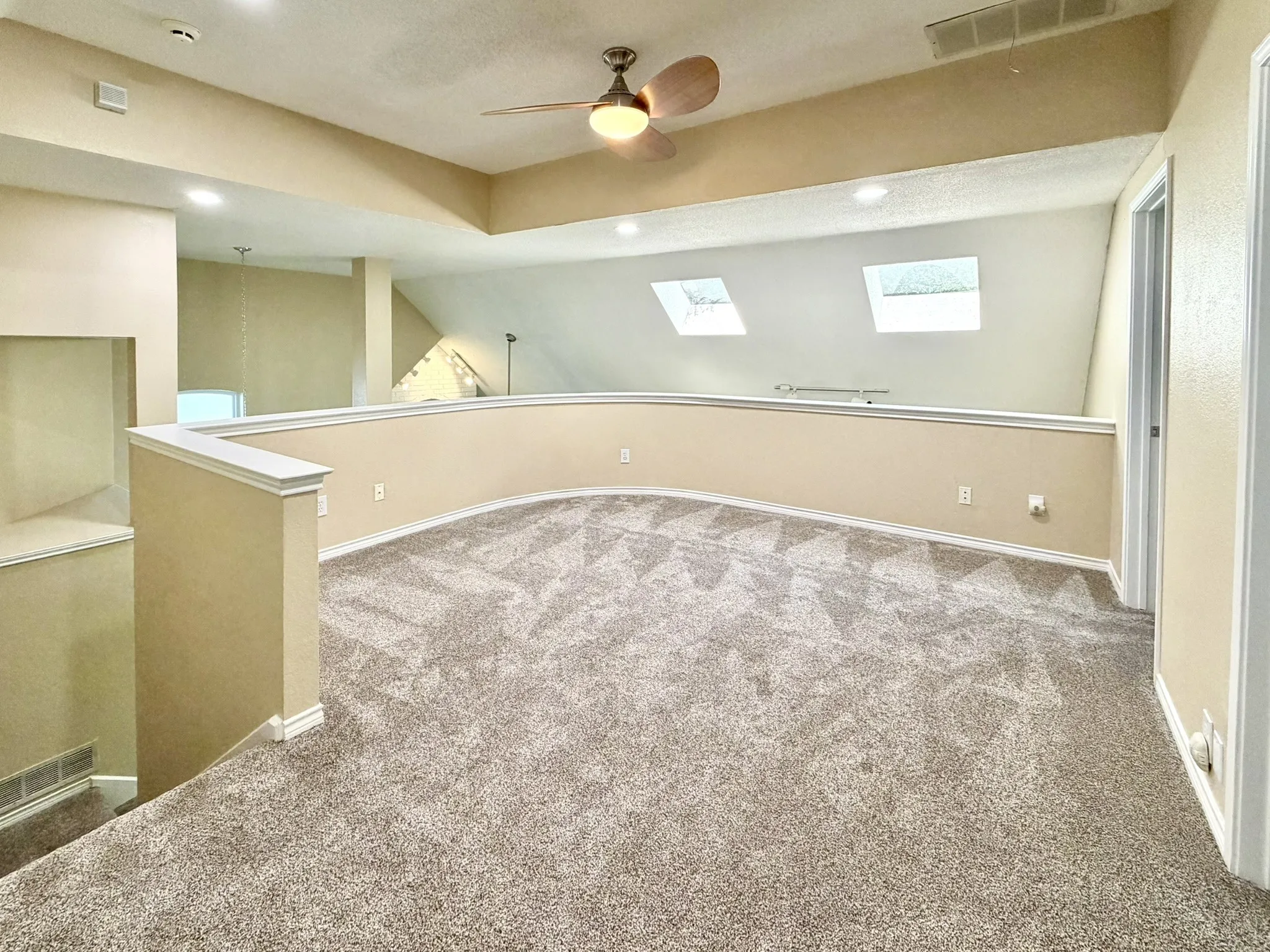 Single Family Residence For Rent in Denton County , 1410 Indian Lake Trail, Carrollton, Texas 75007, 4 Bedroom, 3 Bathroom, 2 Garage spaces, 2,390 Sqft, built in 1988, mls#21301332, Real Estate Agent in Carrollton, Homes For Rent in Denton county, Homes For Rent in Carrollton, Realtor in Carrollton Texas, Real Estate Brokerage Independent Realty Texas, Luminita Cordes Realtor