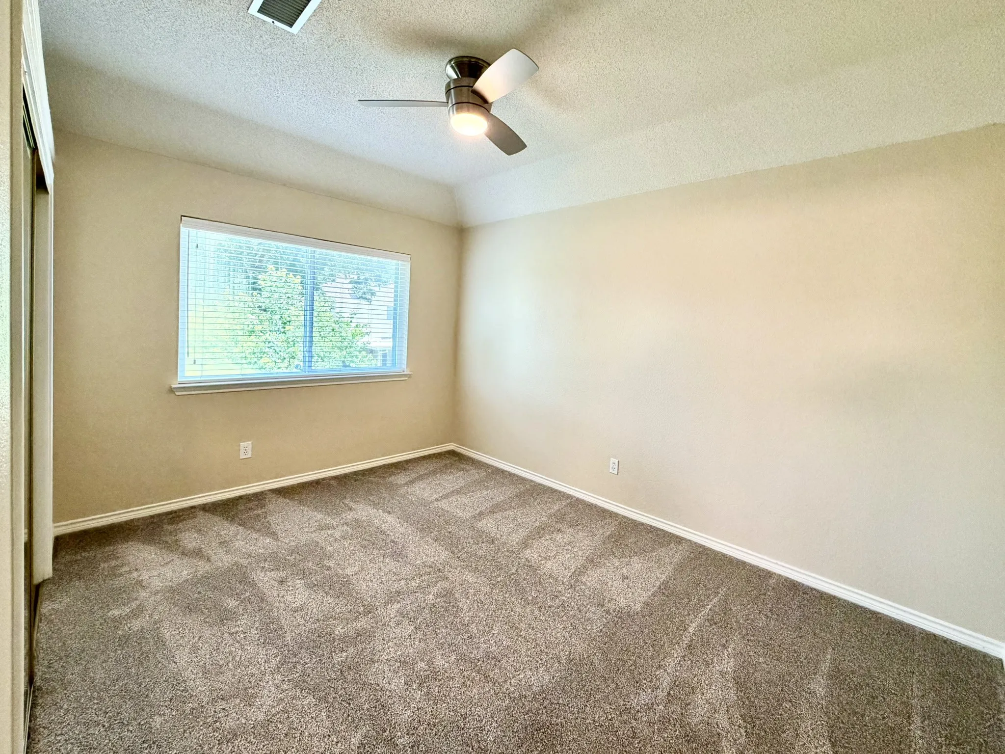 Single Family Residence For Rent in Denton County , 1410 Indian Lake Trail, Carrollton, Texas 75007, 4 Bedroom, 3 Bathroom, 2 Garage spaces, 2,390 Sqft, built in 1988, mls#21301332, Real Estate Agent in Carrollton, Homes For Rent in Denton county, Homes For Rent in Carrollton, Realtor in Carrollton Texas, Real Estate Brokerage Independent Realty Texas, Luminita Cordes Realtor