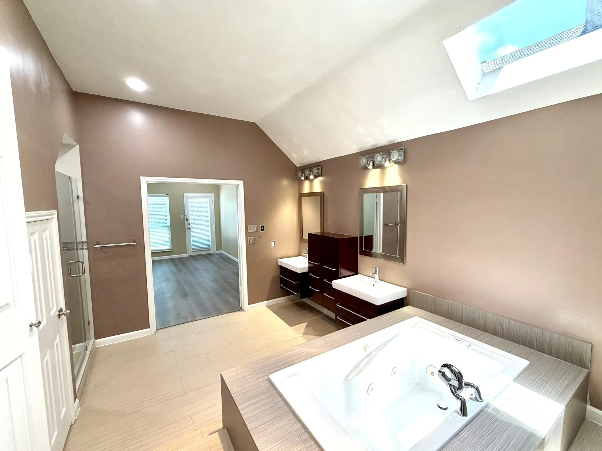Single Family Residence For Rent in Denton County , 1410 Indian Lake Trail, Carrollton, Texas 75007, 4 Bedroom, 3 Bathroom, 2 Garage spaces, 2,390 Sqft, built in 1988, mls#21301332, Real Estate Agent in Carrollton, Homes For Rent in Denton county, Homes For Rent in Carrollton, Realtor in Carrollton Texas, Real Estate Brokerage Independent Realty Texas, Luminita Cordes Realtor