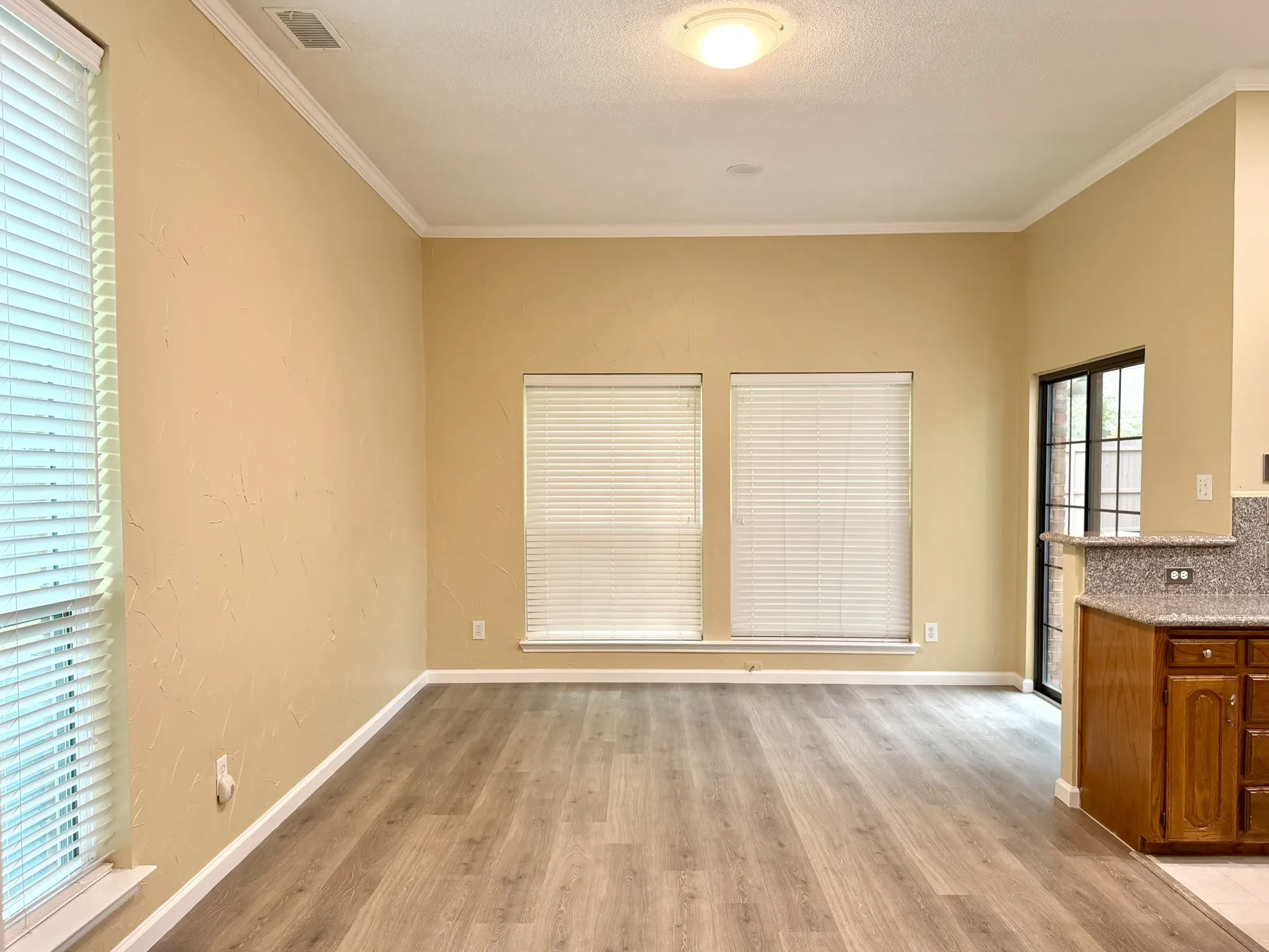 Single Family Residence For Rent in Denton County , 1410 Indian Lake Trail, Carrollton, Texas 75007, 4 Bedroom, 3 Bathroom, 2 Garage spaces, 2,390 Sqft, built in 1988, mls#21301332, Real Estate Agent in Carrollton, Homes For Rent in Denton county, Homes For Rent in Carrollton, Realtor in Carrollton Texas, Real Estate Brokerage Independent Realty Texas, Luminita Cordes Realtor