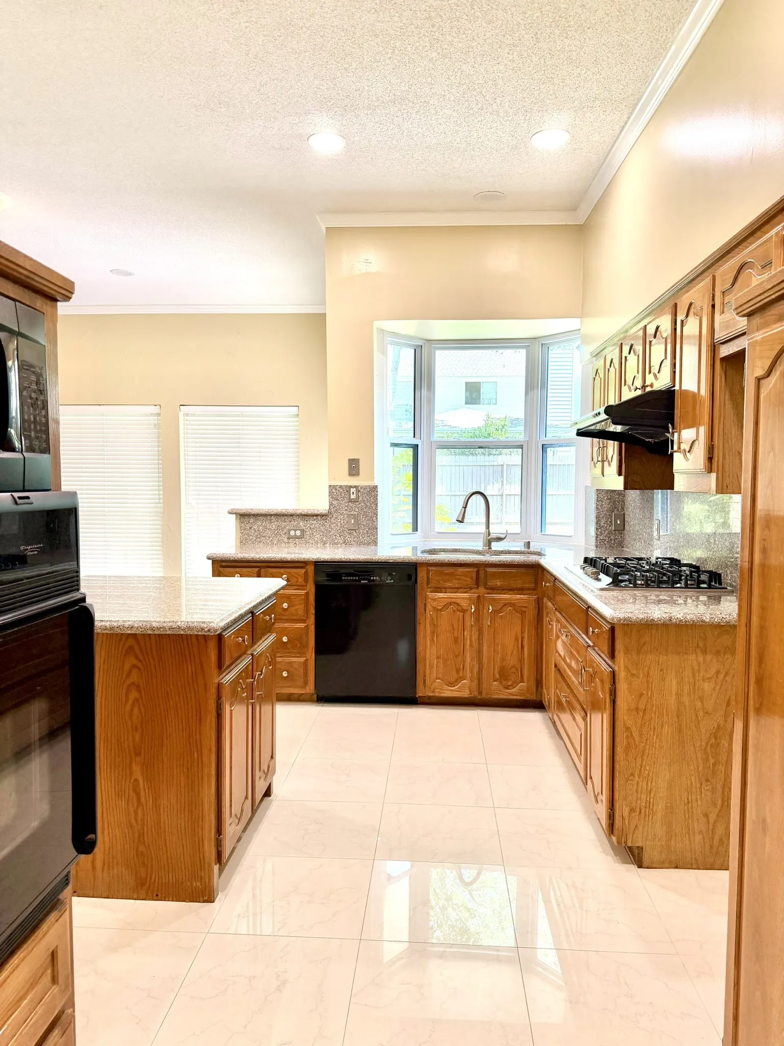 Single Family Residence For Rent in Denton County , 1410 Indian Lake Trail, Carrollton, Texas 75007, 4 Bedroom, 3 Bathroom, 2 Garage spaces, 2,390 Sqft, built in 1988, mls#21301332, Real Estate Agent in Carrollton, Homes For Rent in Denton county, Homes For Rent in Carrollton, Realtor in Carrollton Texas, Real Estate Brokerage Independent Realty Texas, Luminita Cordes Realtor