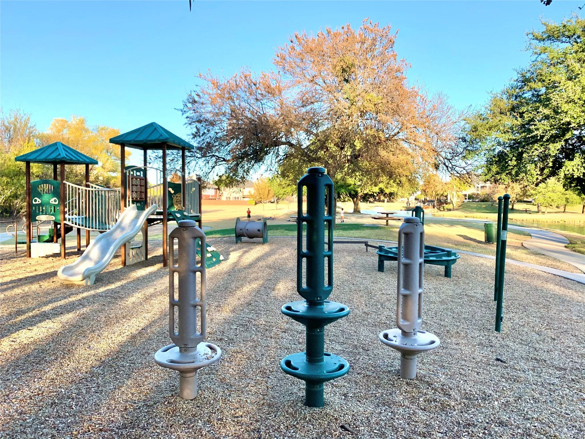 Single Family Residence For Rent in Denton County , 1410 Indian Lake Trail, Carrollton, Texas 75007, 4 Bedroom, 3 Bathroom, 2 Garage spaces, 2,390 Sqft, built in 1988, mls#21301332, Real Estate Agent in Carrollton, Homes For Rent in Denton county, Homes For Rent in Carrollton, Realtor in Carrollton Texas, Real Estate Brokerage Independent Realty Texas, Luminita Cordes Realtor