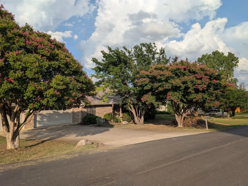 Single Family Residence For Sale in Denton County , 11044 Windjammer Drive, Frisco, Texas 75036, 3 Bedroom, 2 Bathroom, 3 Garage spaces, 2,092 Sqft, built in 1995, mls#21301282, Real Estate Agent in Frisco, Homes For Sale in Denton county, Homes For Sale in Frisco, Realtor in Frisco Texas, Real Estate Brokerage Independent Realty Texas, Luminita Cordes Realtor