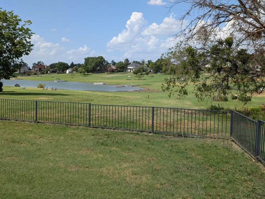 Single Family Residence For Sale in Denton County , 11044 Windjammer Drive, Frisco, Texas 75036, 3 Bedroom, 2 Bathroom, 3 Garage spaces, 2,092 Sqft, built in 1995, mls#21301282, Real Estate Agent in Frisco, Homes For Sale in Denton county, Homes For Sale in Frisco, Realtor in Frisco Texas, Real Estate Brokerage Independent Realty Texas, Luminita Cordes Realtor