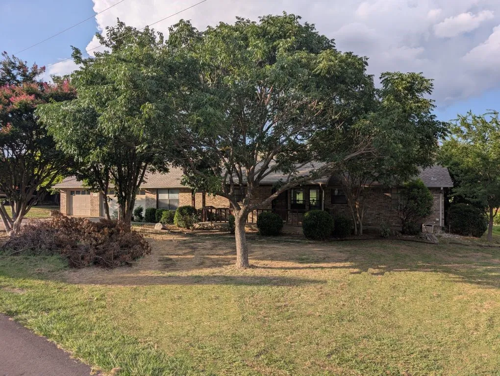 Single Family Residence For Sale in Denton County , 11044 Windjammer Drive, Frisco, Texas 75036, 3 Bedroom, 2 Bathroom, 3 Garage spaces, 2,092 Sqft, built in 1995, mls#21301282, Real Estate Agent in Frisco, Homes For Sale in Denton county, Homes For Sale in Frisco, Realtor in Frisco Texas, Real Estate Brokerage Independent Realty Texas, Luminita Cordes Realtor