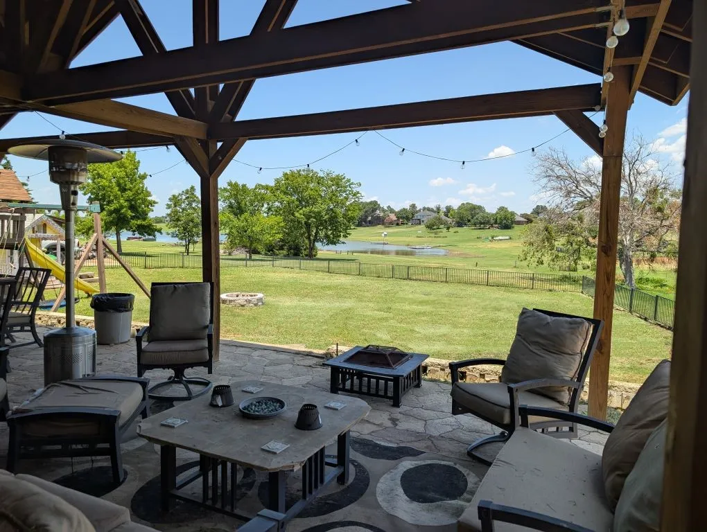 Single Family Residence For Sale in Denton County , 11044 Windjammer Drive, Frisco, Texas 75036, 3 Bedroom, 2 Bathroom, 3 Garage spaces, 2,092 Sqft, built in 1995, mls#21301282, Real Estate Agent in Frisco, Homes For Sale in Denton county, Homes For Sale in Frisco, Realtor in Frisco Texas, Real Estate Brokerage Independent Realty Texas, Luminita Cordes Realtor