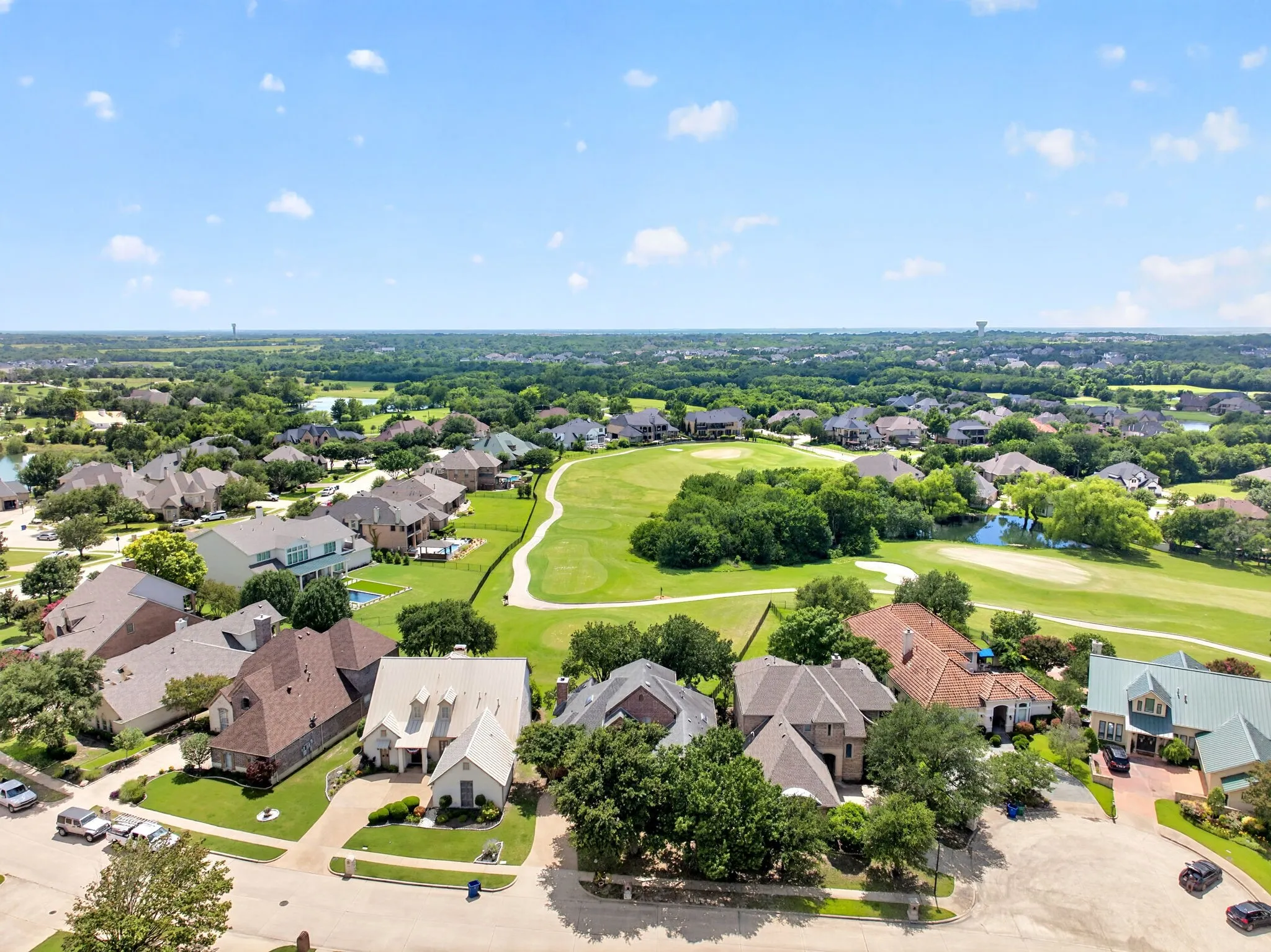 Single Family Residence For Sale in Rockwall County , 1711 Weiskopf Drive, Heath, Texas 75032, 3 Bedroom, 3 Bathroom, 2 Garage spaces, 2,370 Sqft, built in 1999, mls#21288057, Real Estate Agent in Heath, Homes For Sale in Rockwall county, Homes For Sale in Heath, Realtor in Heath Texas, Real Estate Brokerage Independent Realty Texas, Luminita Cordes Realtor