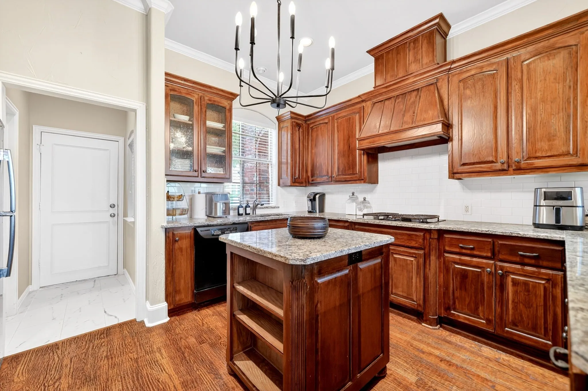 Single Family Residence For Sale in Rockwall County , 1711 Weiskopf Drive, Heath, Texas 75032, 3 Bedroom, 3 Bathroom, 2 Garage spaces, 2,370 Sqft, built in 1999, mls#21288057, Real Estate Agent in Heath, Homes For Sale in Rockwall county, Homes For Sale in Heath, Realtor in Heath Texas, Real Estate Brokerage Independent Realty Texas, Luminita Cordes Realtor