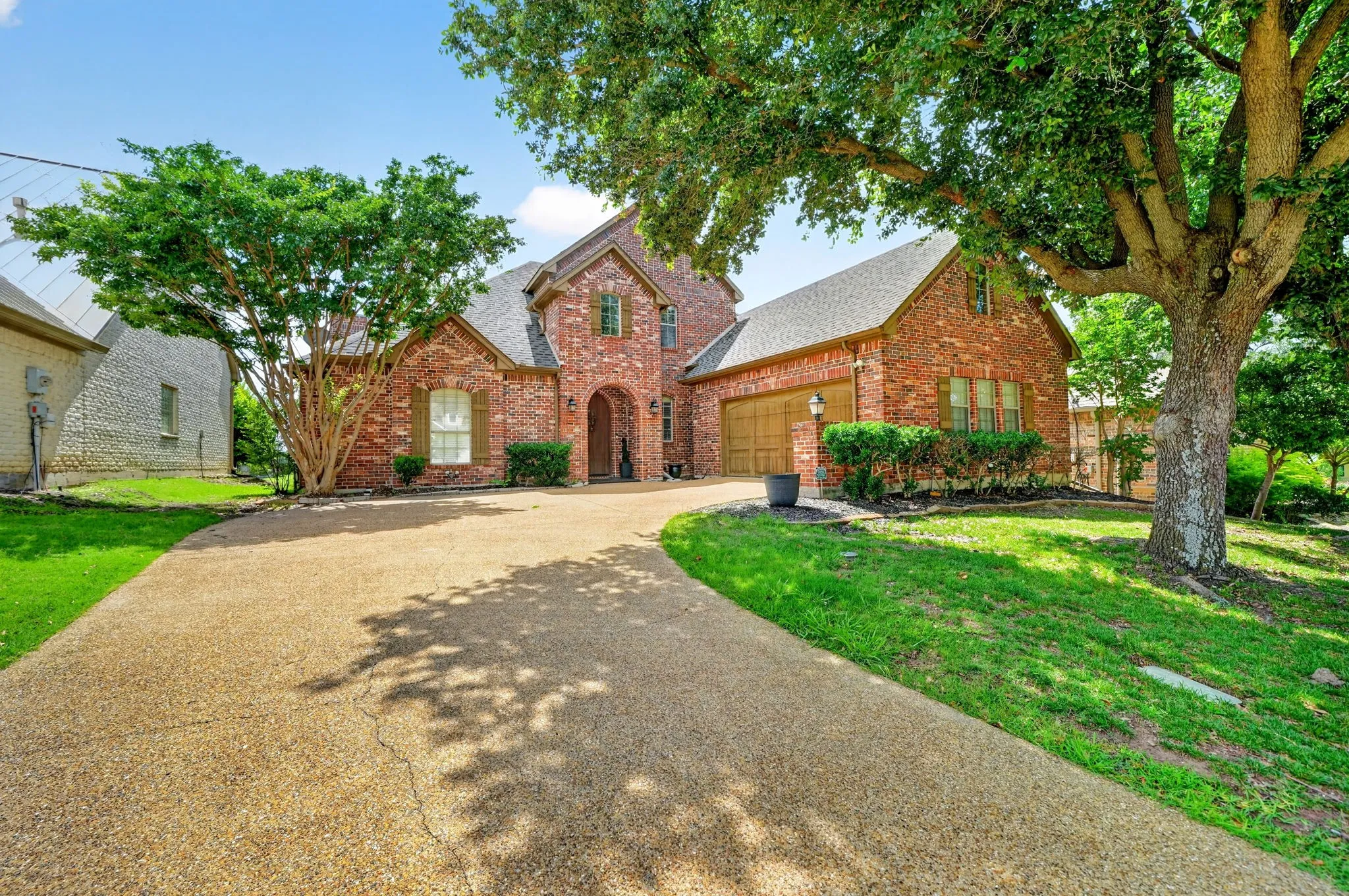 Single Family Residence For Sale in Rockwall County , 1711 Weiskopf Drive, Heath, Texas 75032, 3 Bedroom, 3 Bathroom, 2 Garage spaces, 2,370 Sqft, built in 1999, mls#21288057, Real Estate Agent in Heath, Homes For Sale in Rockwall county, Homes For Sale in Heath, Realtor in Heath Texas, Real Estate Brokerage Independent Realty Texas, Luminita Cordes Realtor